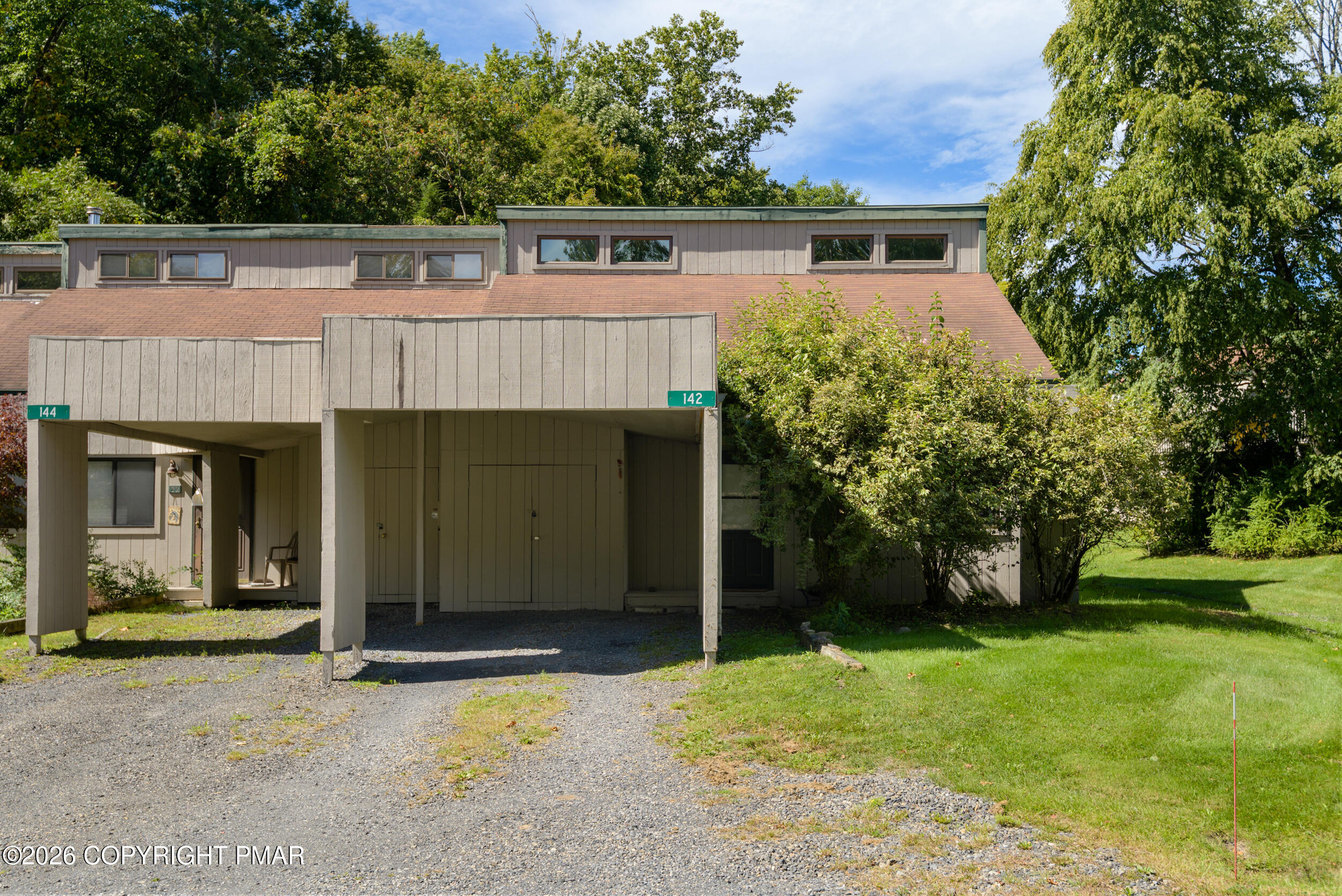 142 Ridge Drive Property Photo 2