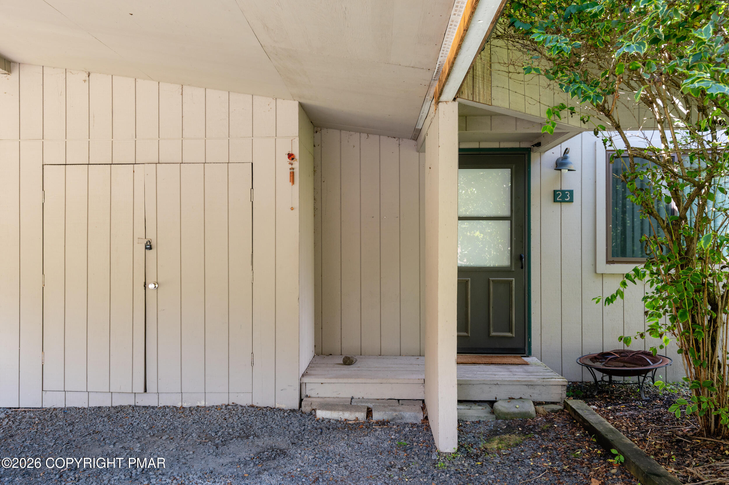 142 Ridge Drive Property Photo 3