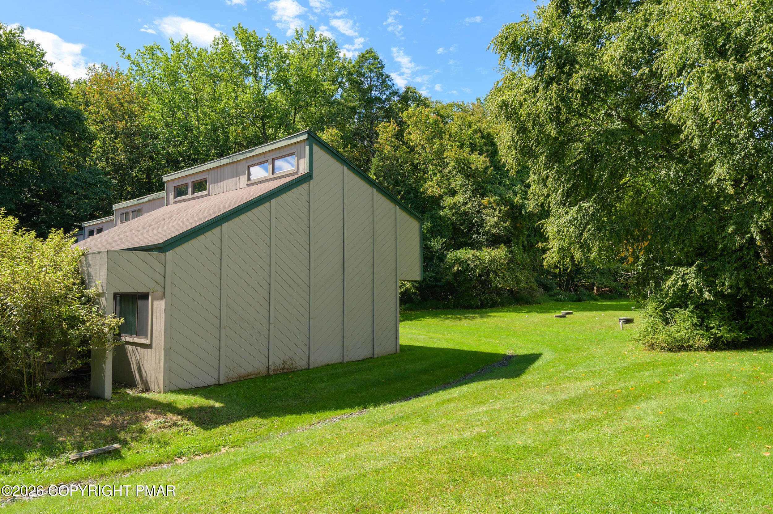 142 Ridge Drive Property Photo 4