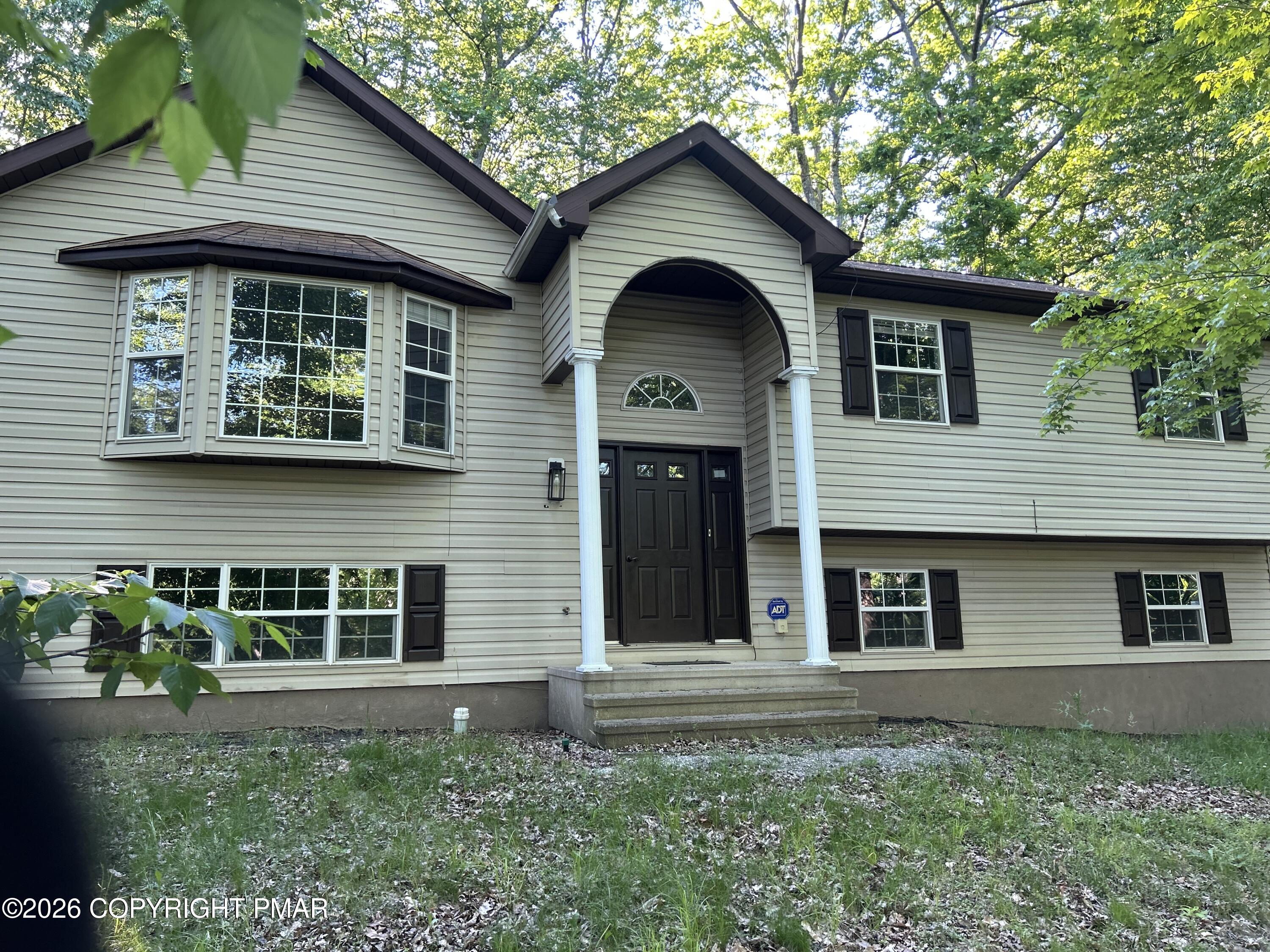 1147 Hunters Woods Drive Property Photo 1