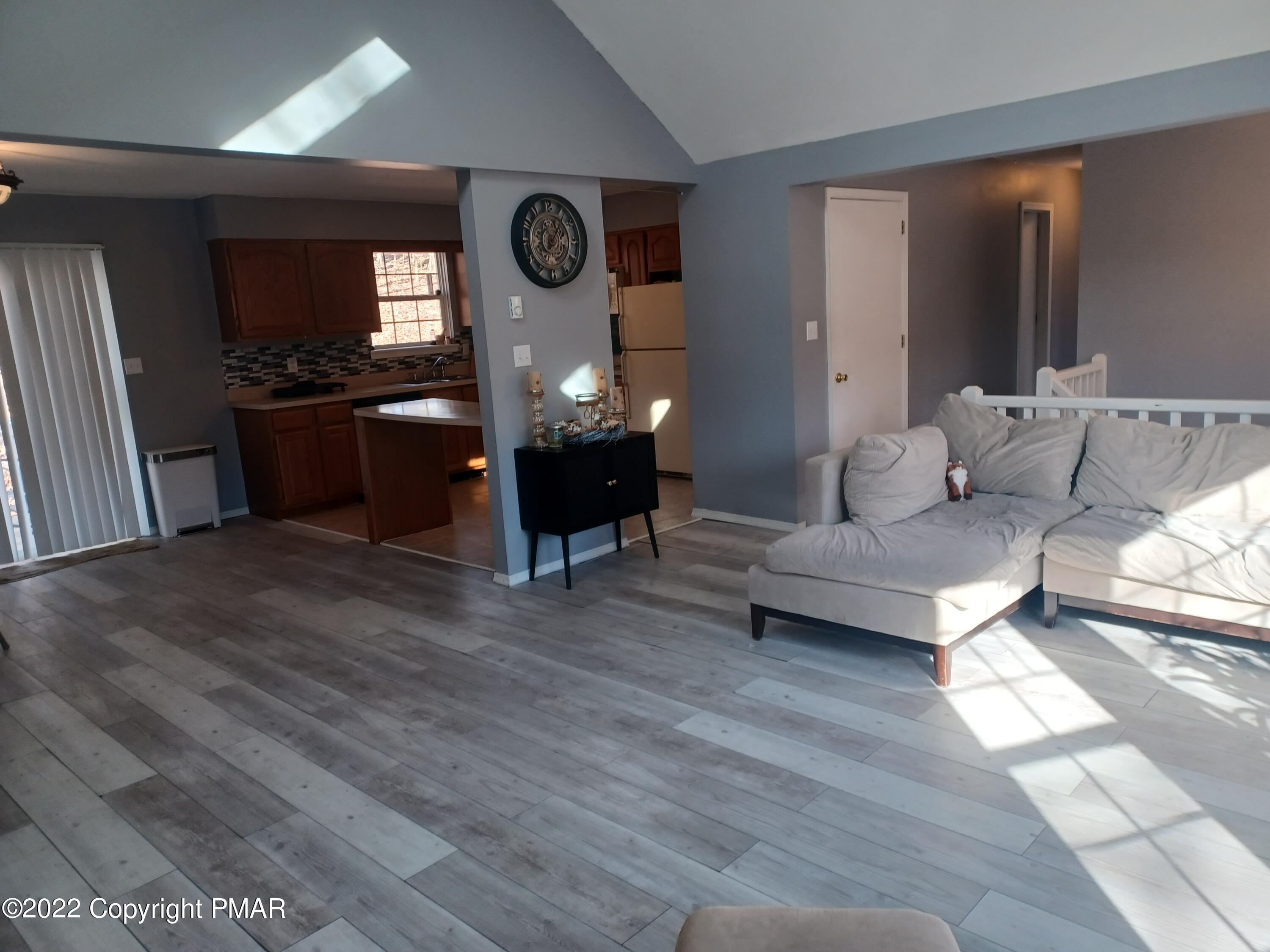 1147 Hunters Woods Drive Property Photo 9
