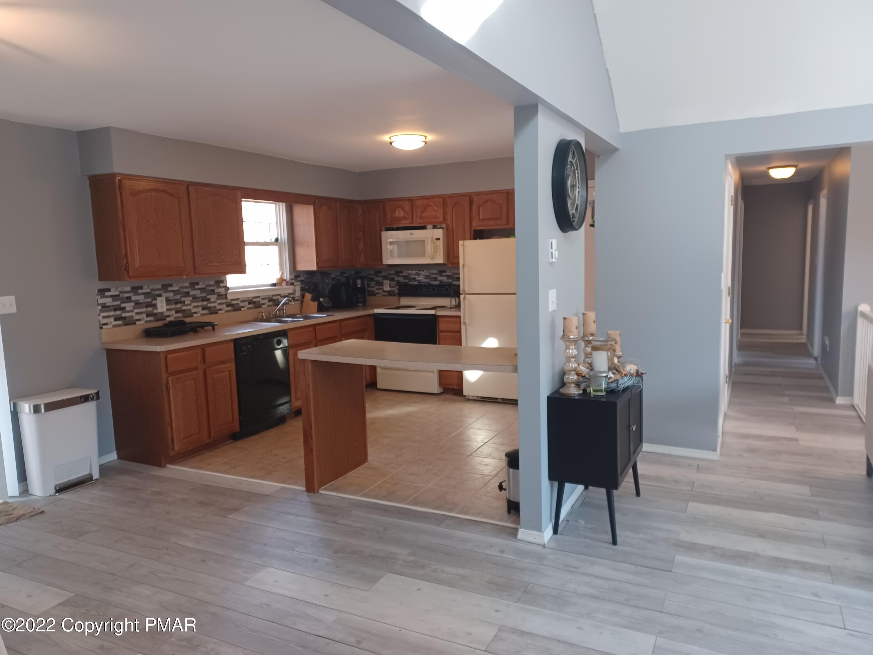 1147 Hunters Woods Drive Property Photo 14