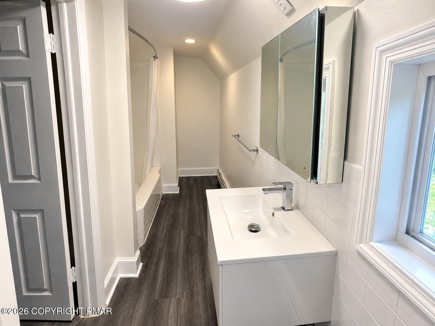 728-730 Ann Street Property Photo 22