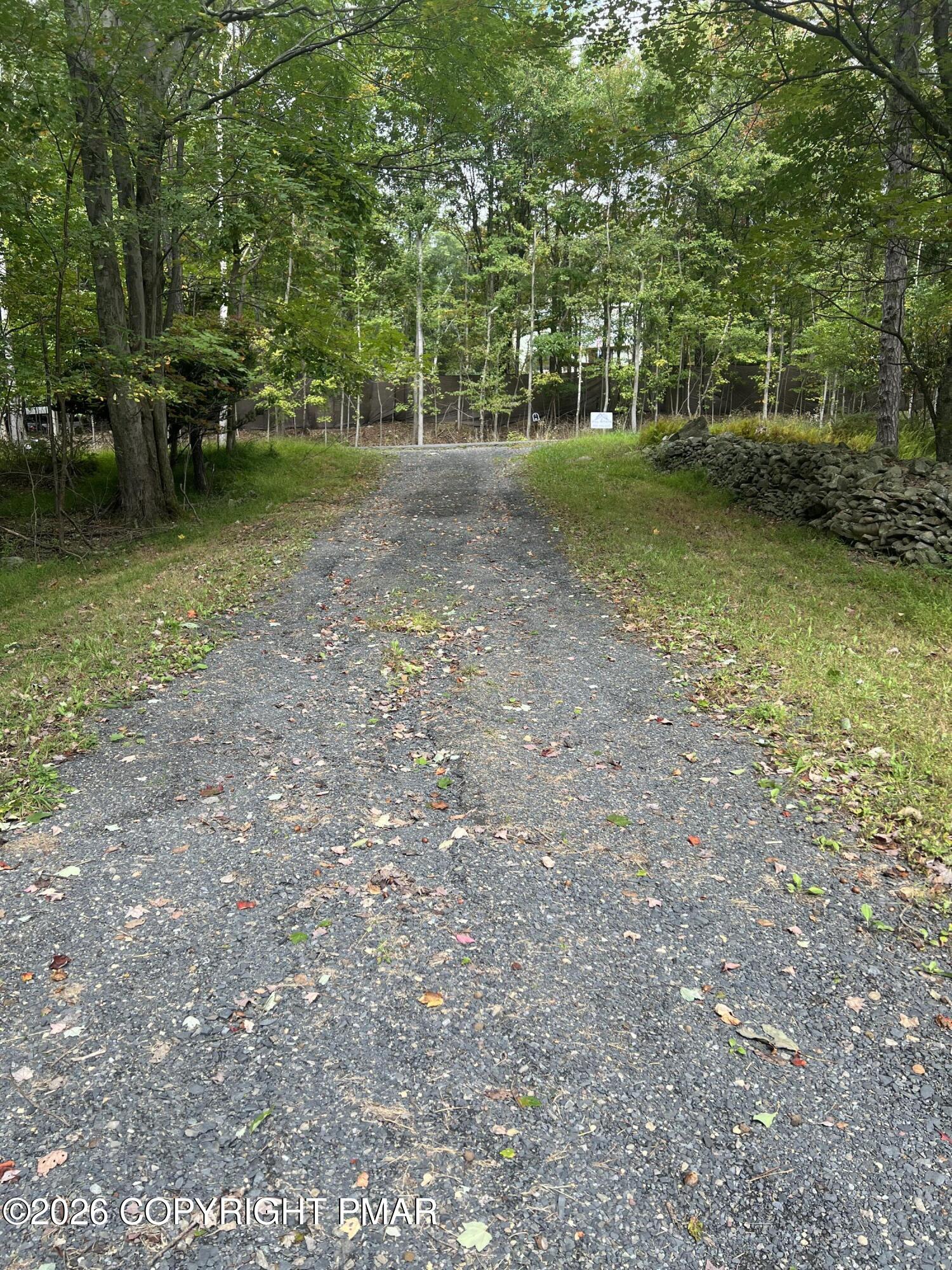 216 Colonial Court Property Photo 6