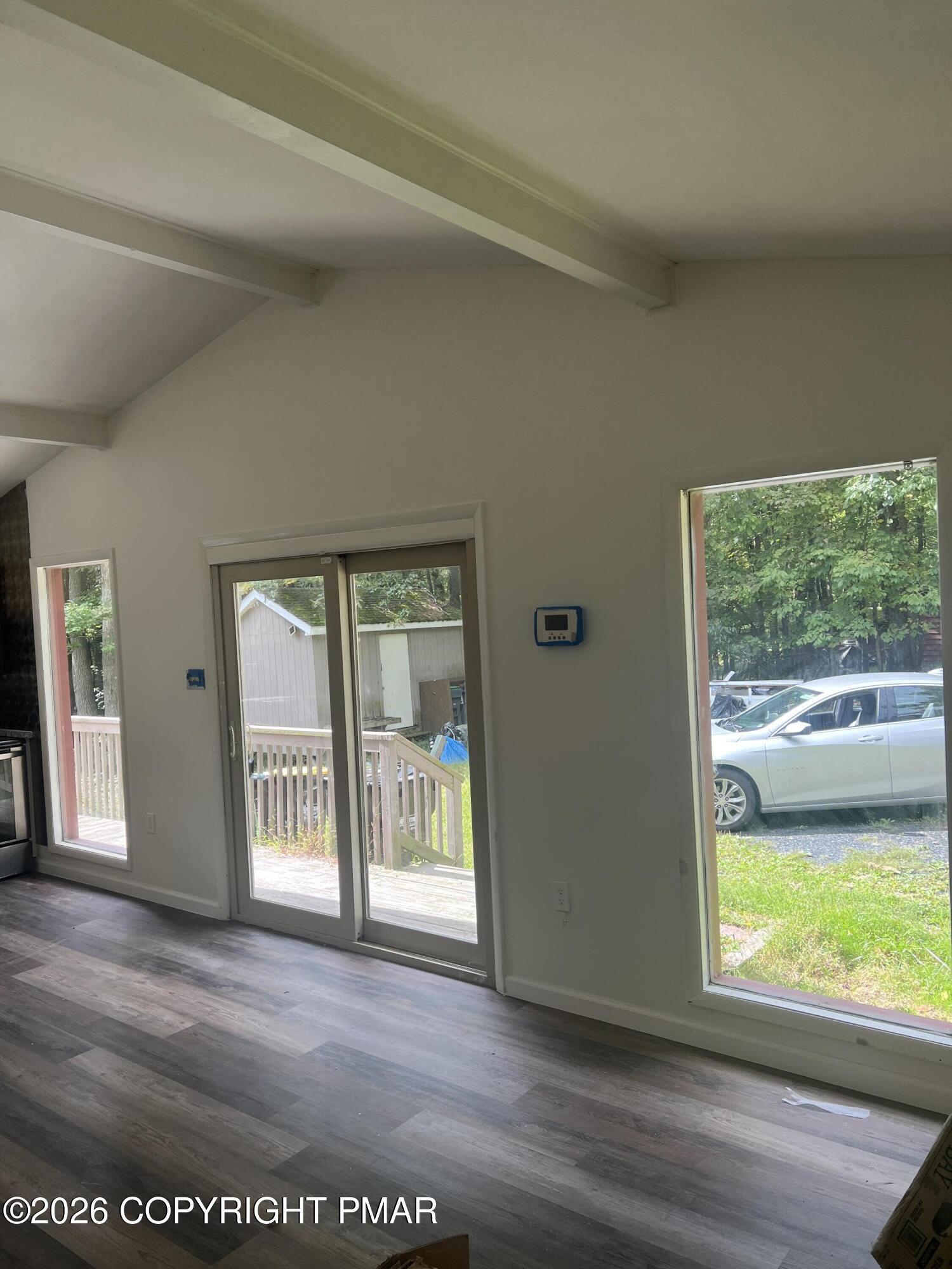 216 Colonial Court Property Photo 9