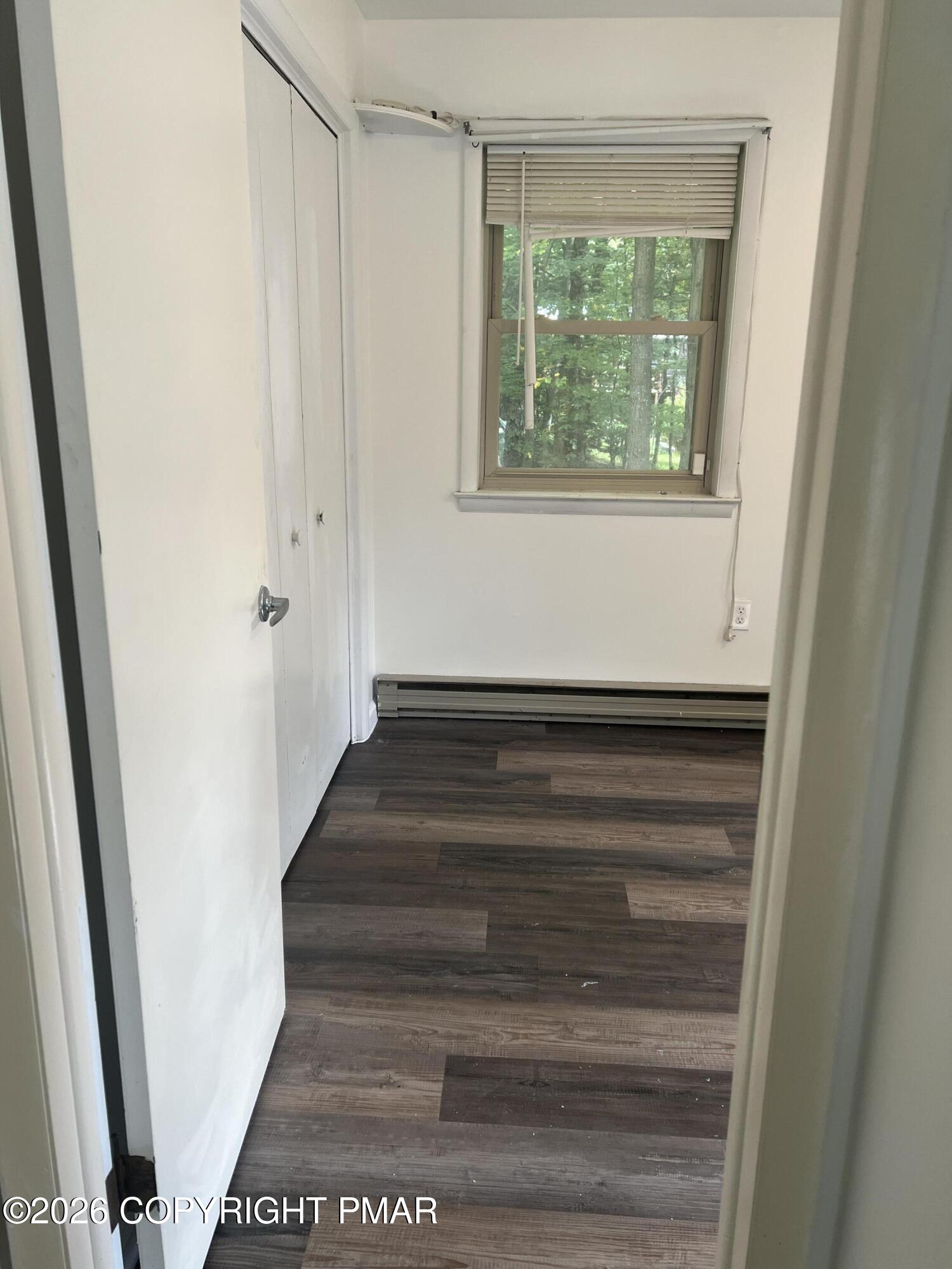 216 Colonial Court Property Photo 14