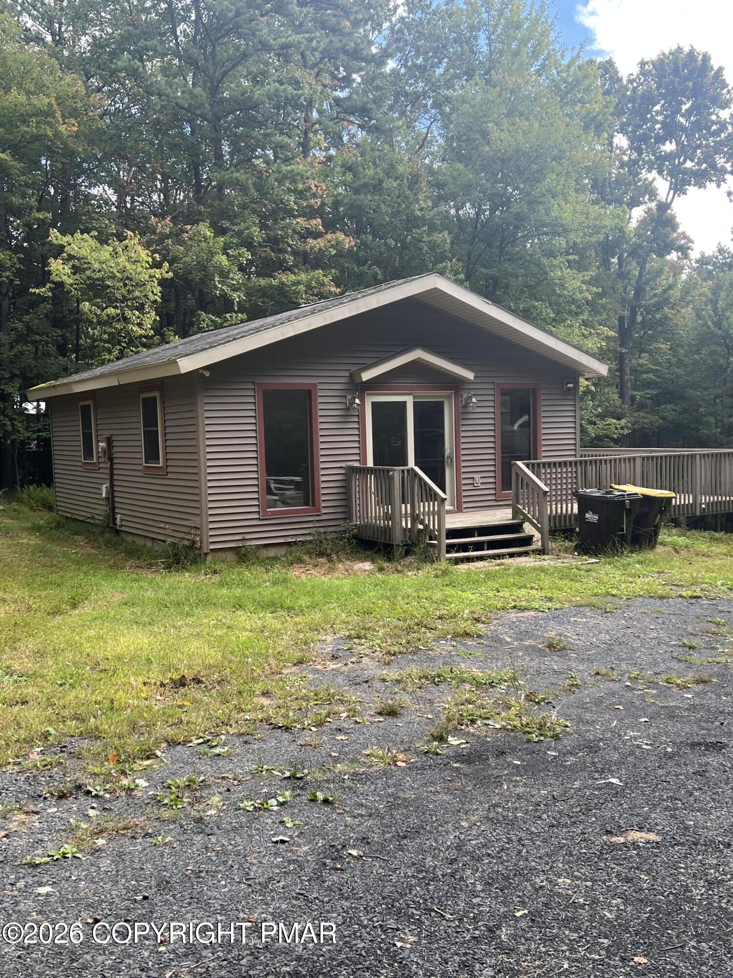 216 Colonial Court Property Photo 24