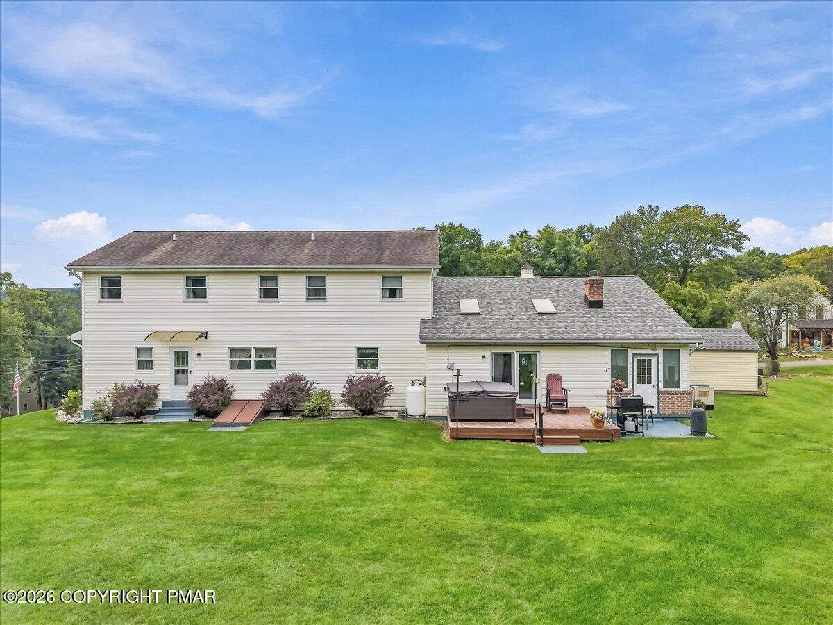 322 W 10th Street Property Photo 6