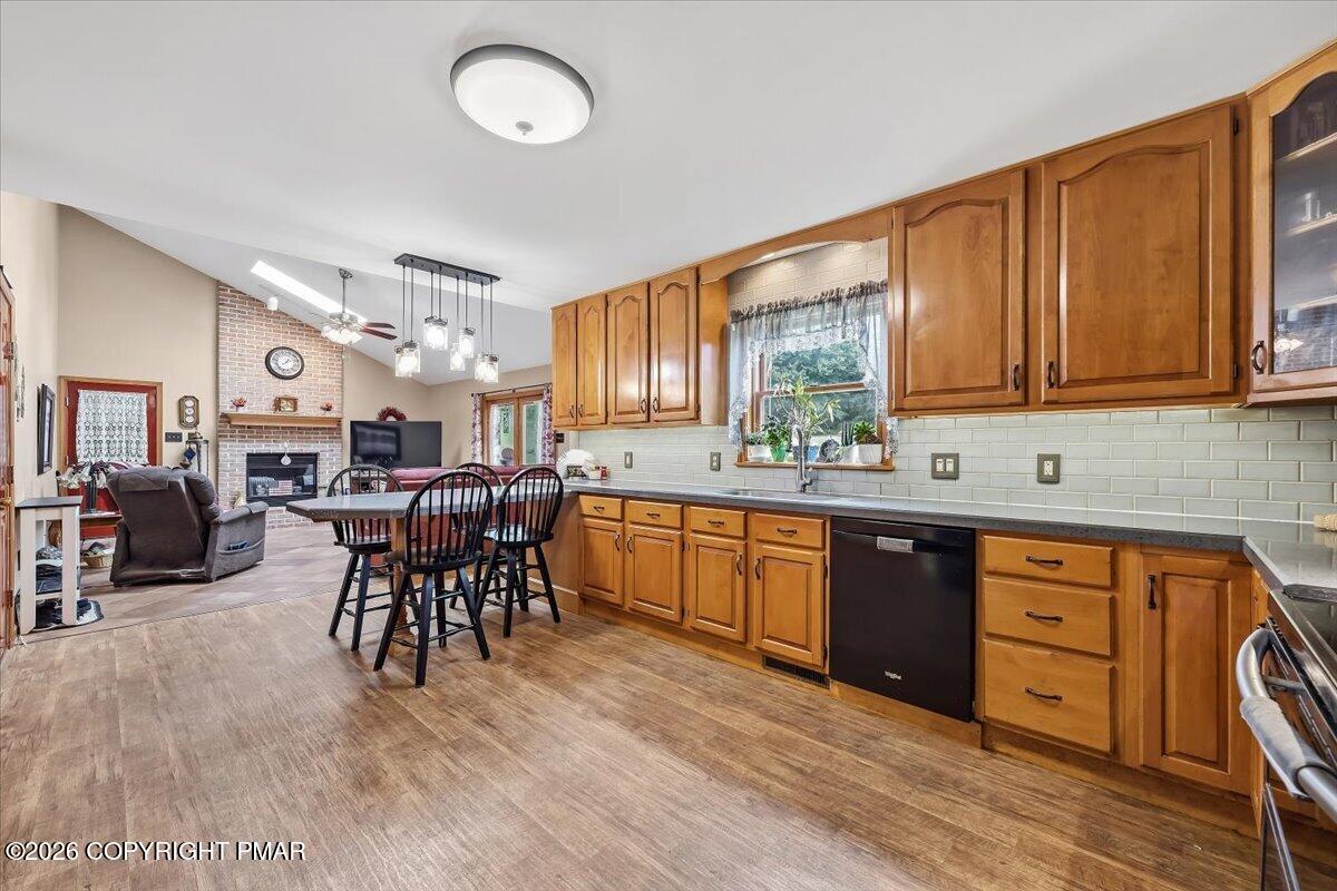 322 W 10th Street Property Photo 13
