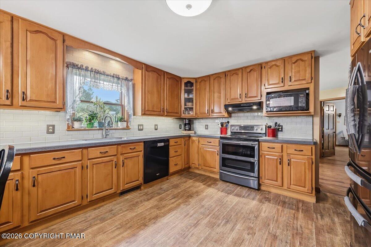 322 W 10th Street Property Photo 14