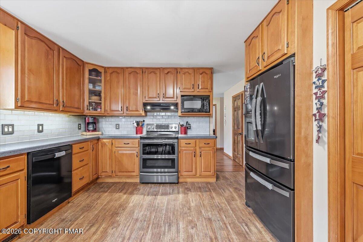 322 W 10th Street Property Photo 15