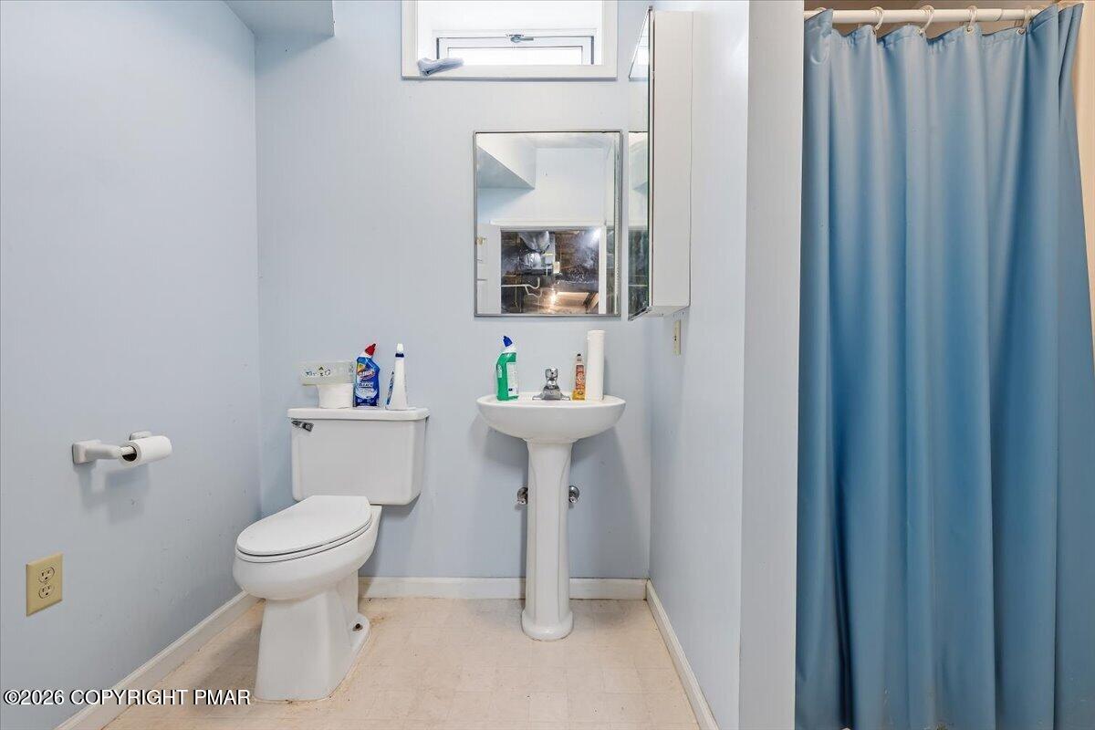 322 W 10th Street Property Photo 22