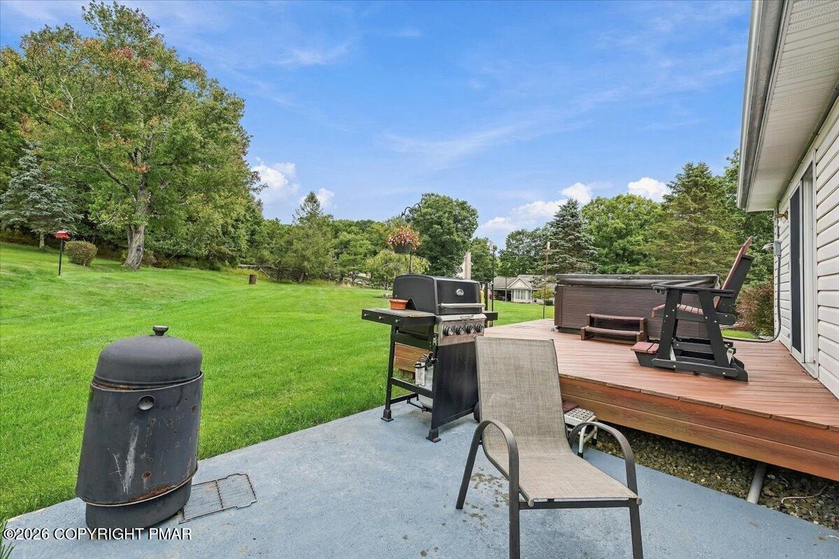 322 W 10th Street Property Photo 25