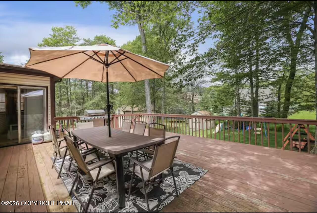 5692 Pembrook Drive Property Photo 10