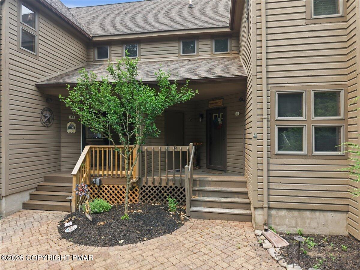 110 Woodmont Circle Property Photo 2