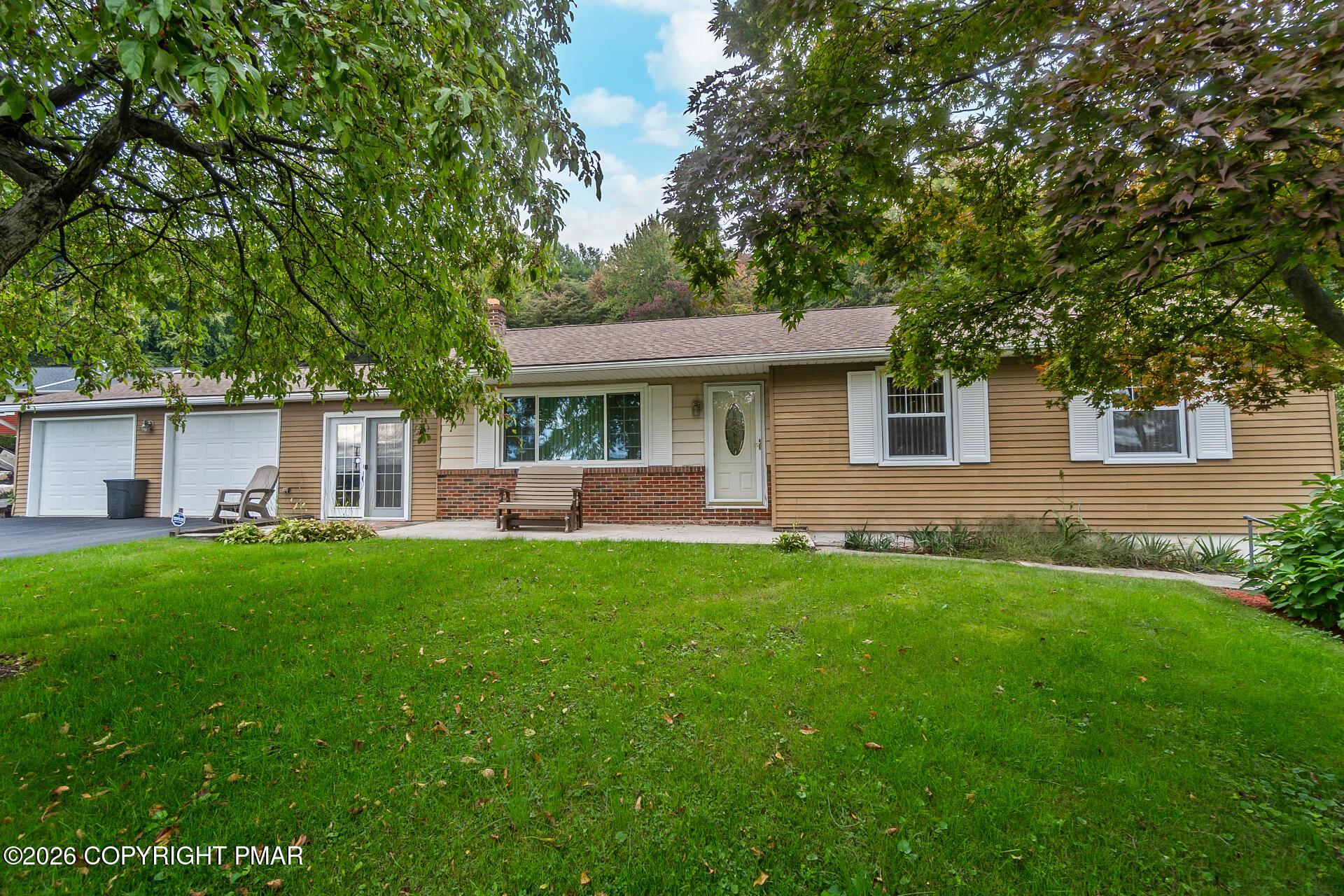 416 Briar Street Property Photo 5