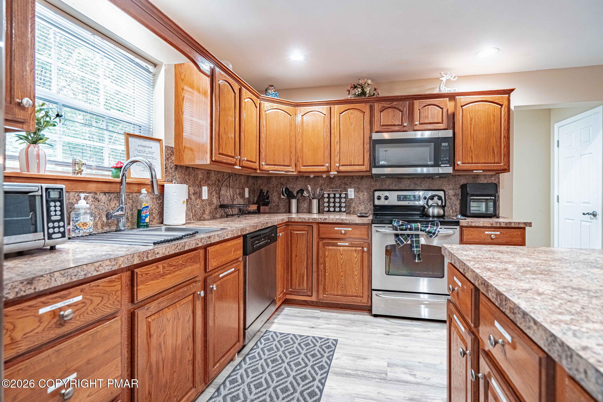 159 Winding Way Property Photo 16