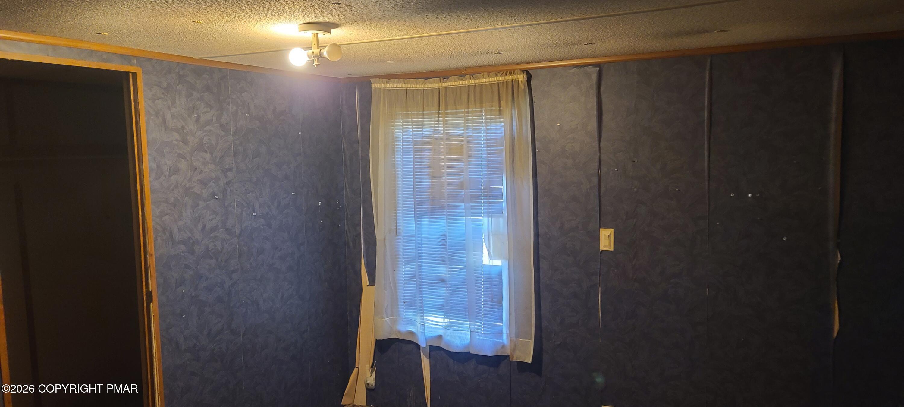 126 Paul Terrace Property Photo 6