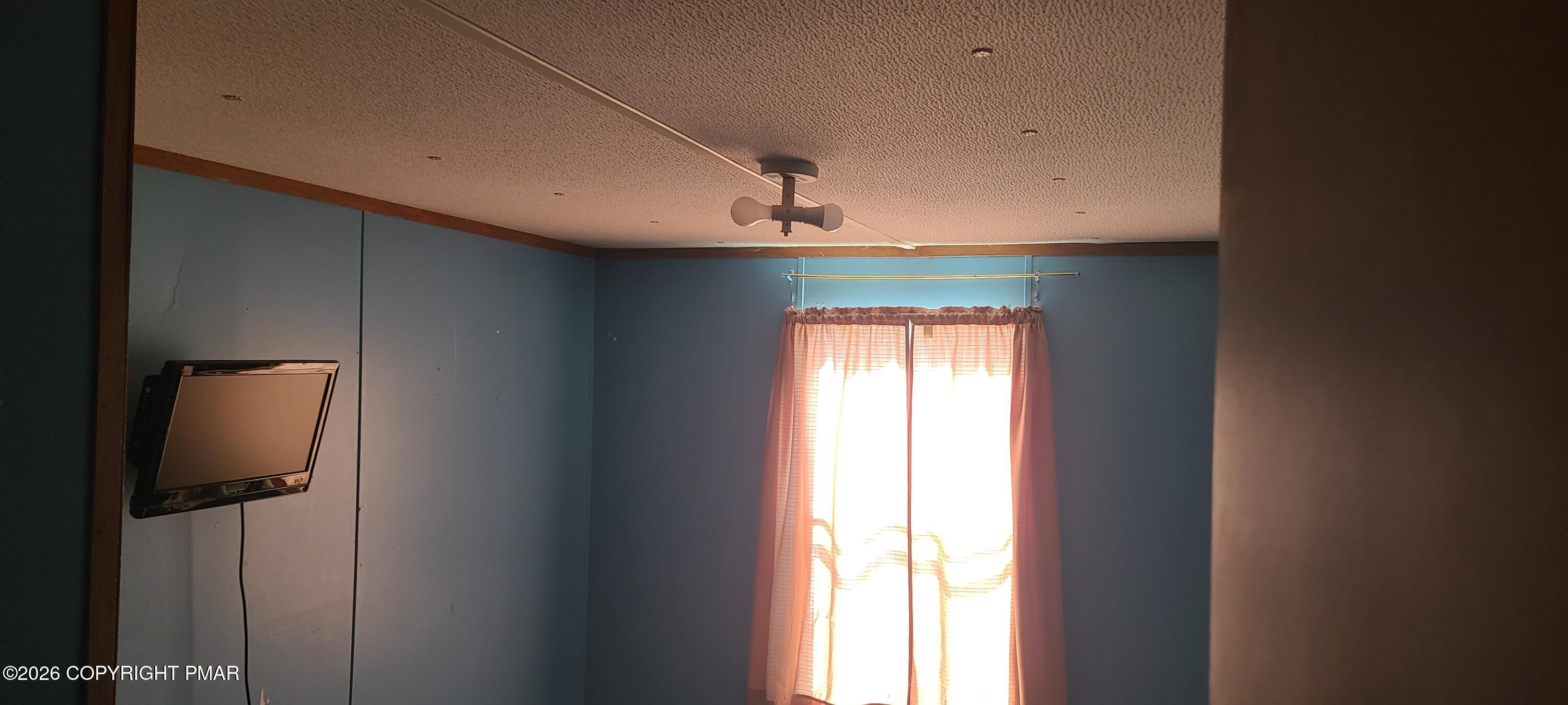 126 Paul Terrace Property Photo 7