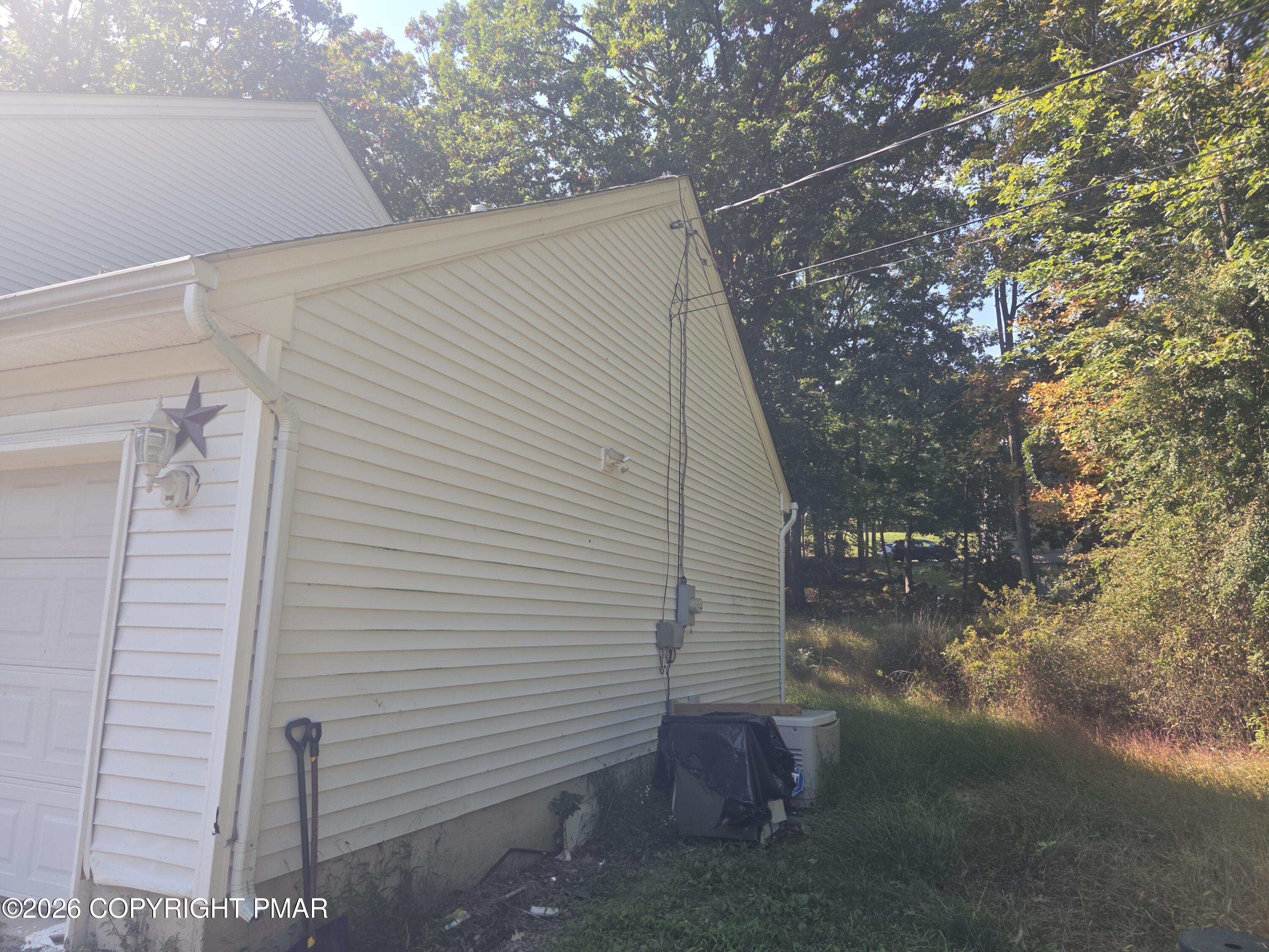 179 Kensington Drive Property Photo 2