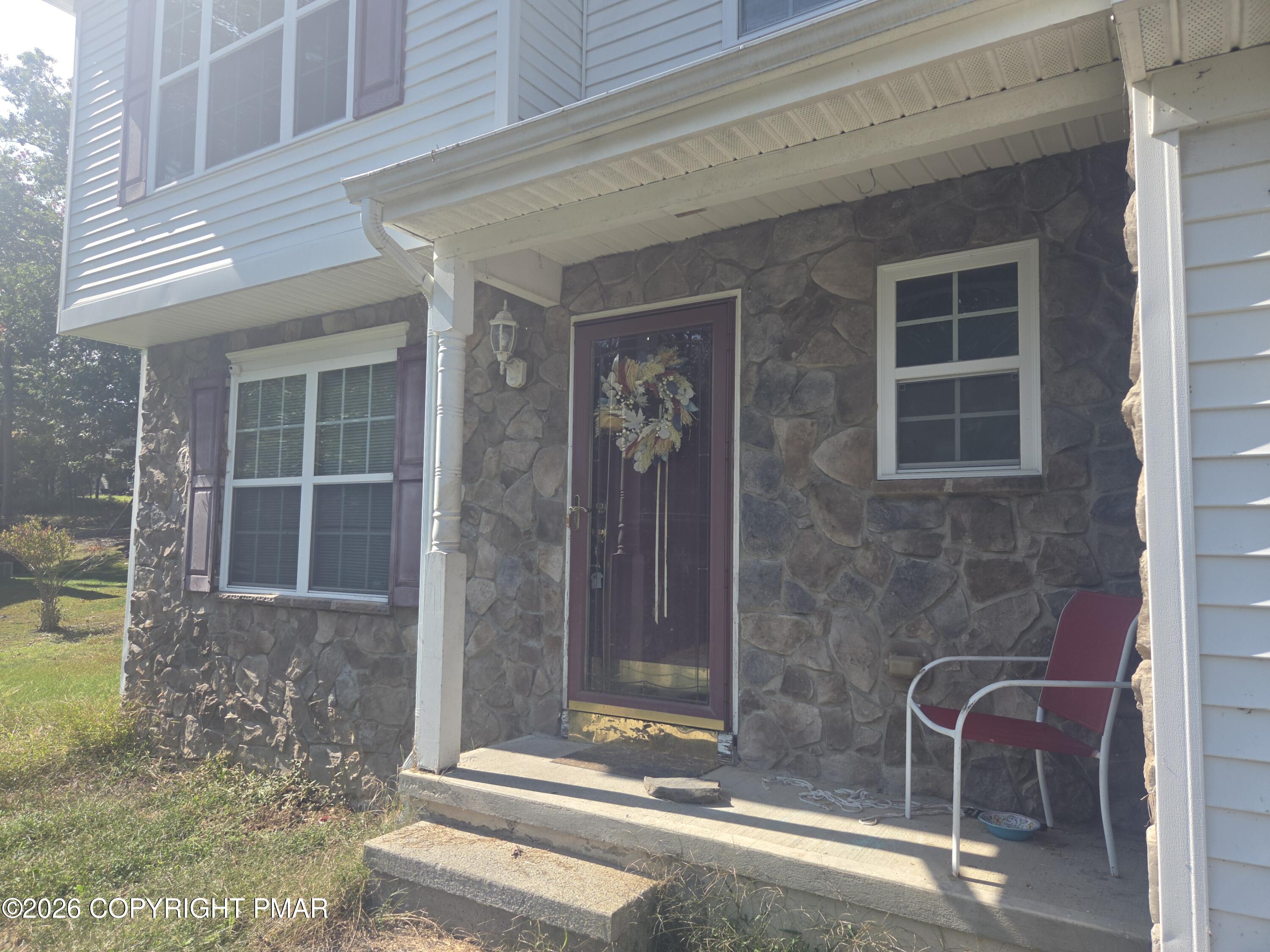 179 Kensington Drive Property Photo 3