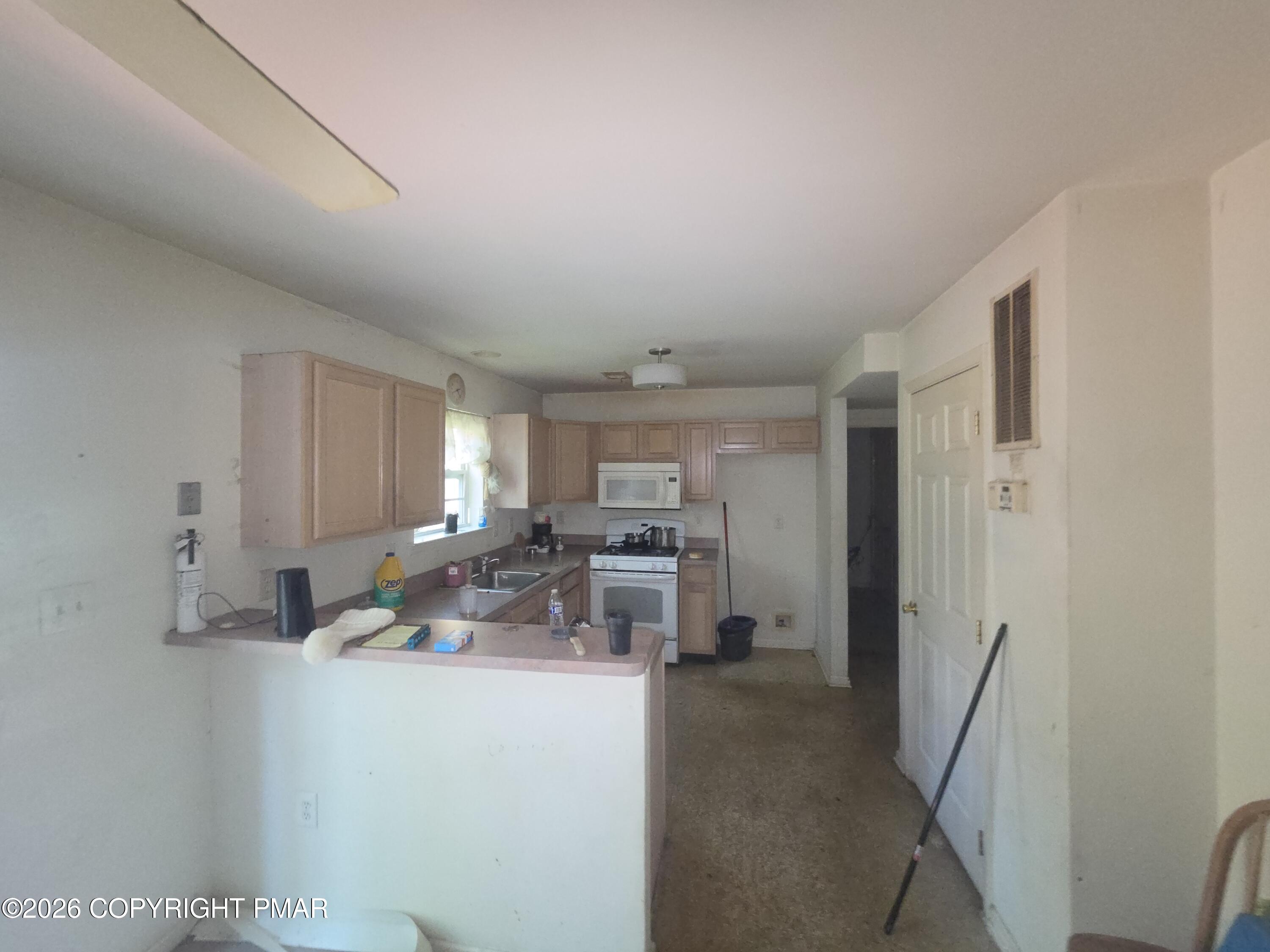179 Kensington Drive Property Photo 9