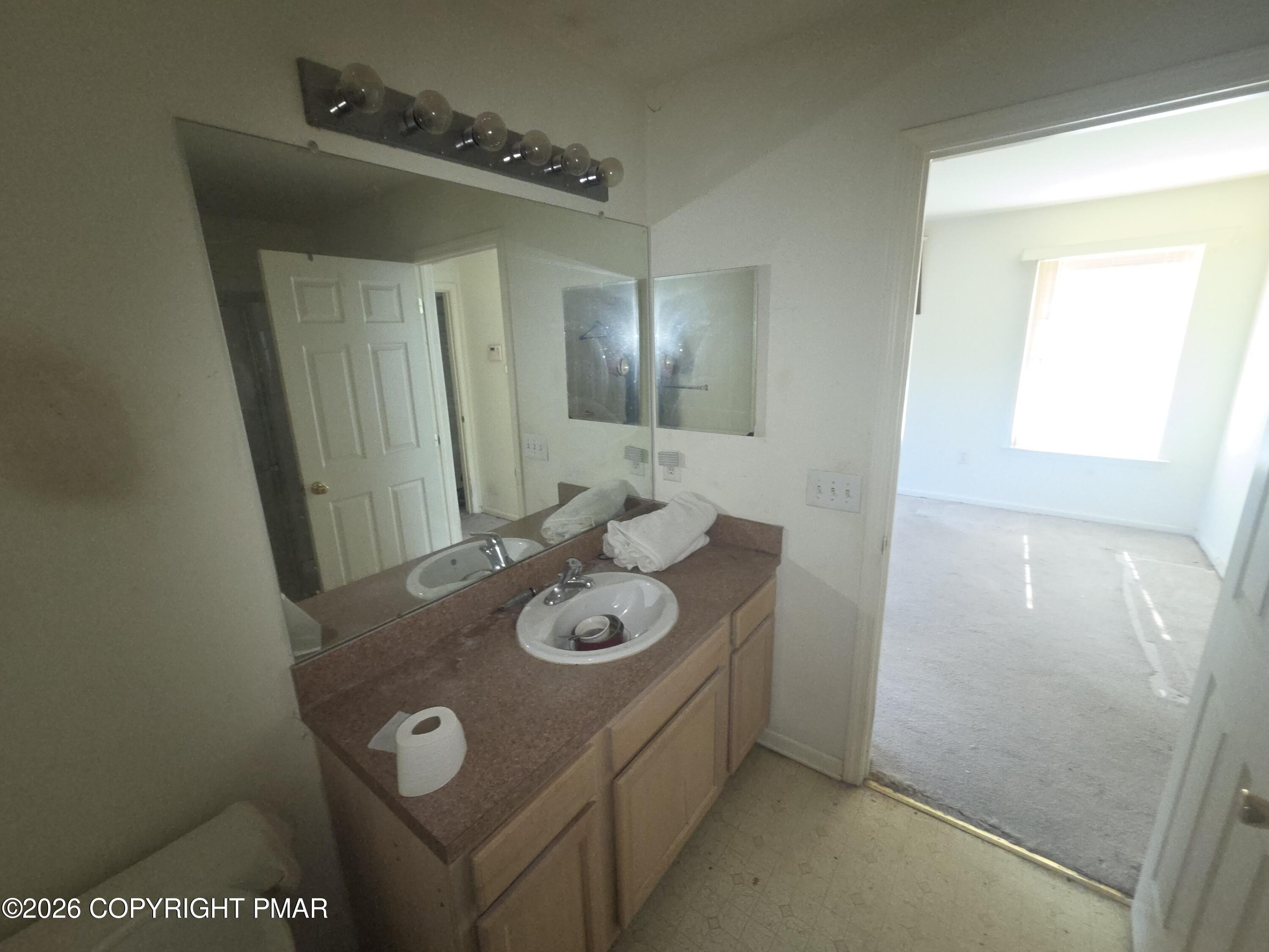 179 Kensington Drive Property Photo 26