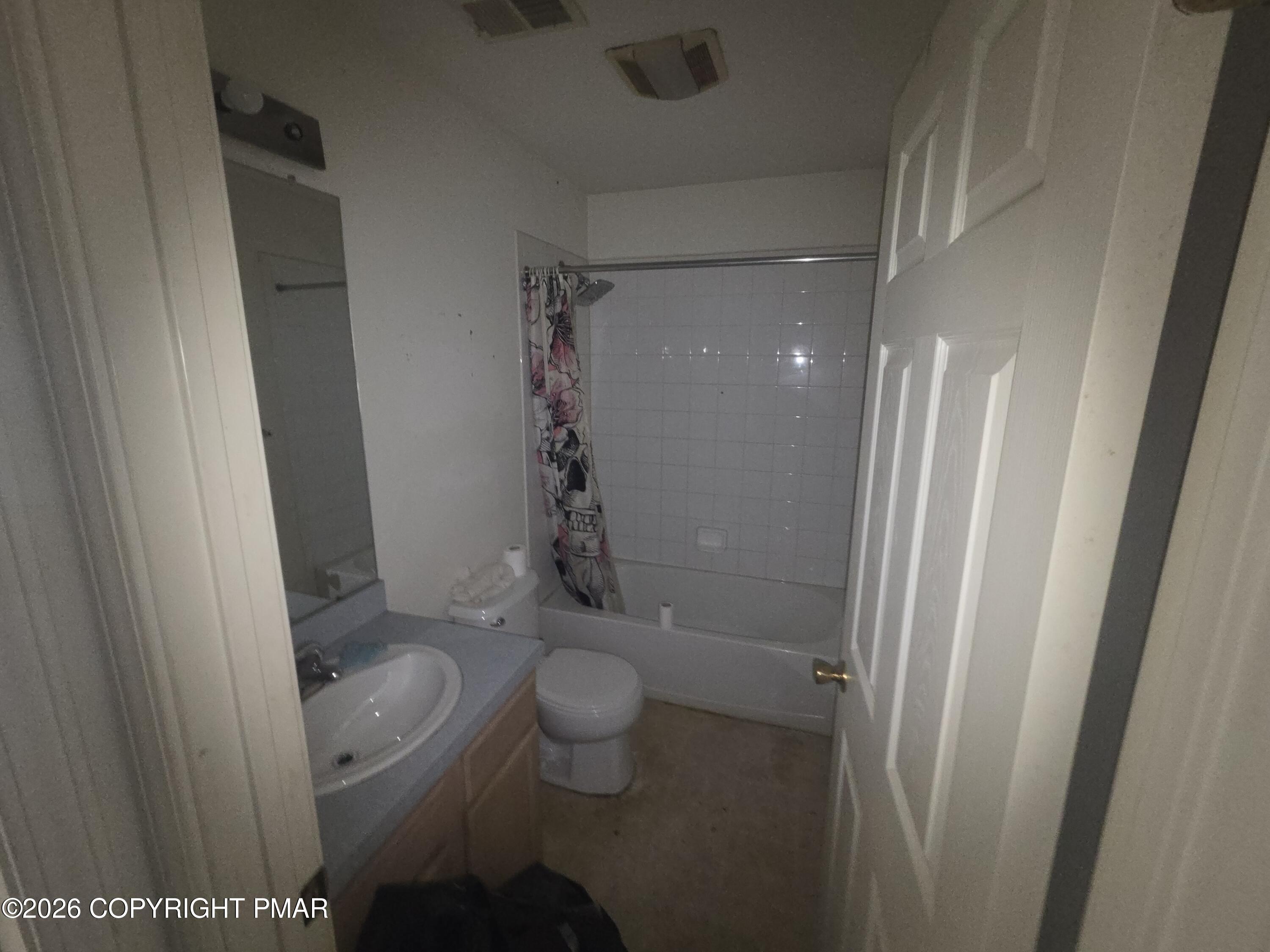 179 Kensington Drive Property Photo 28