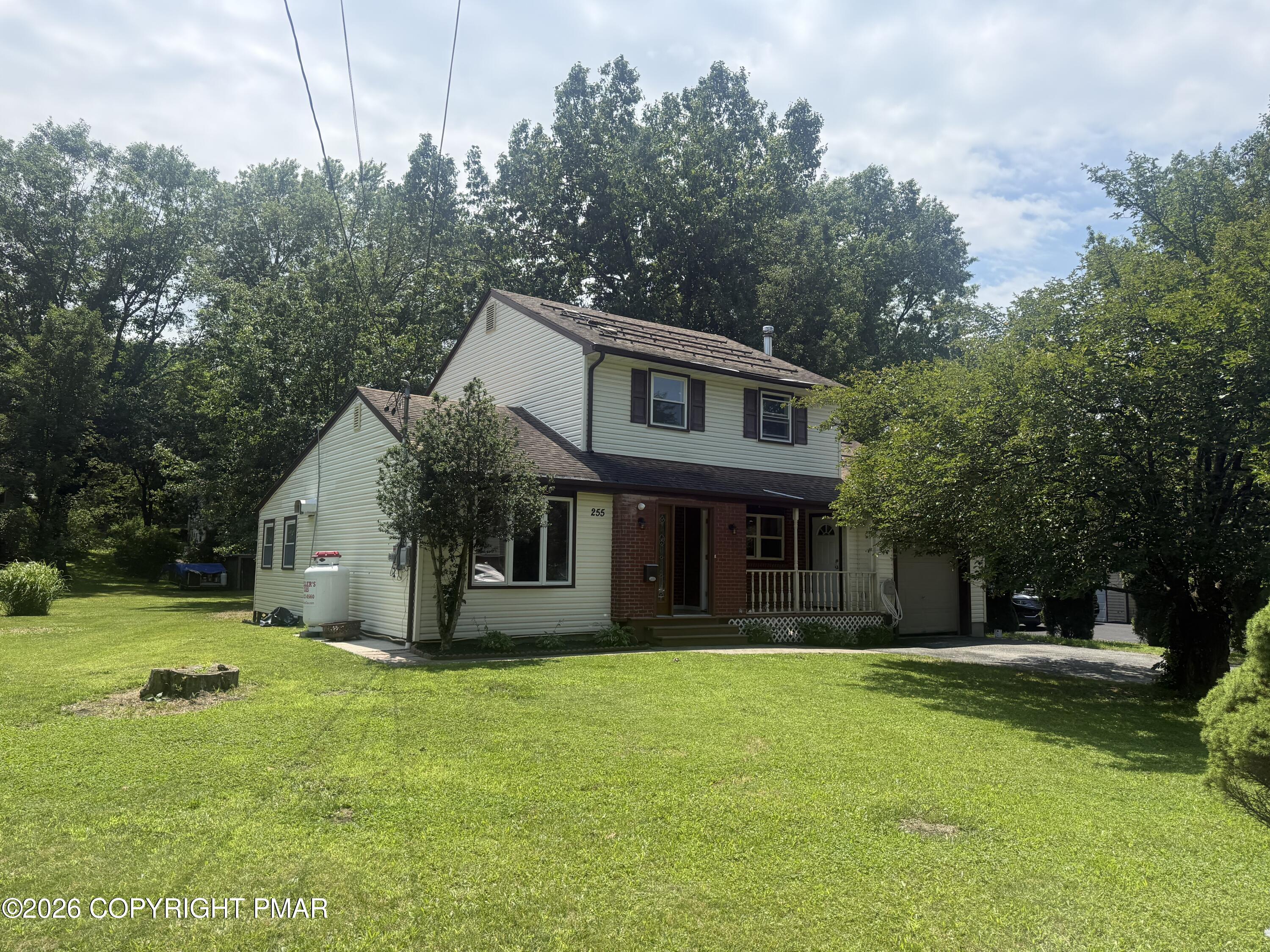 255 E Broad Street Property Photo 1