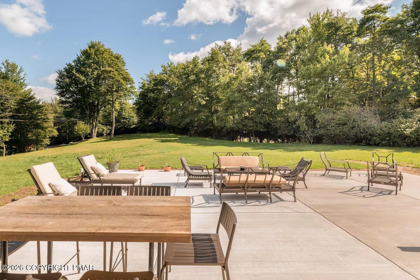 2557 Long Pond Road Property Photo 11