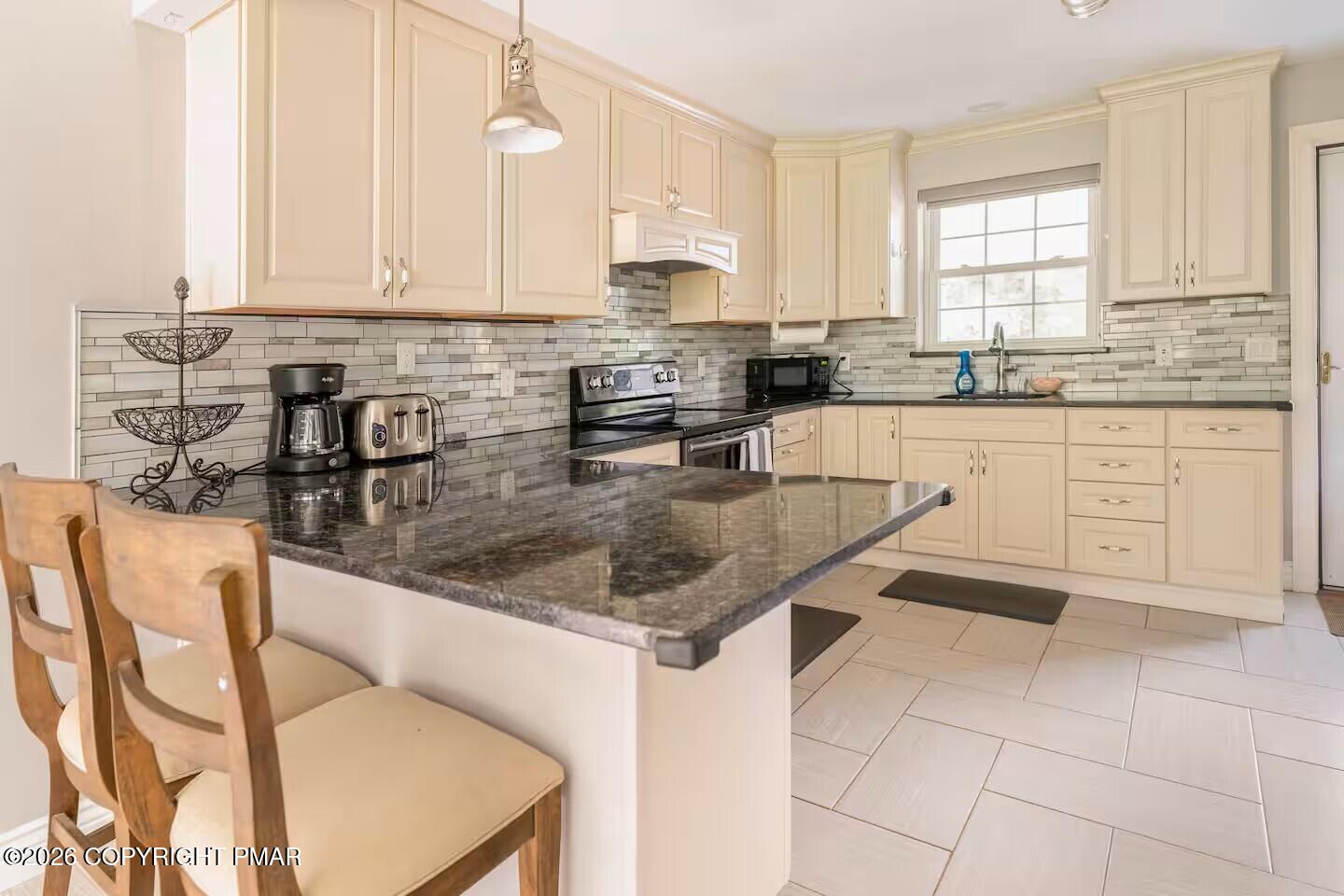 2557 Long Pond Road Property Photo 16