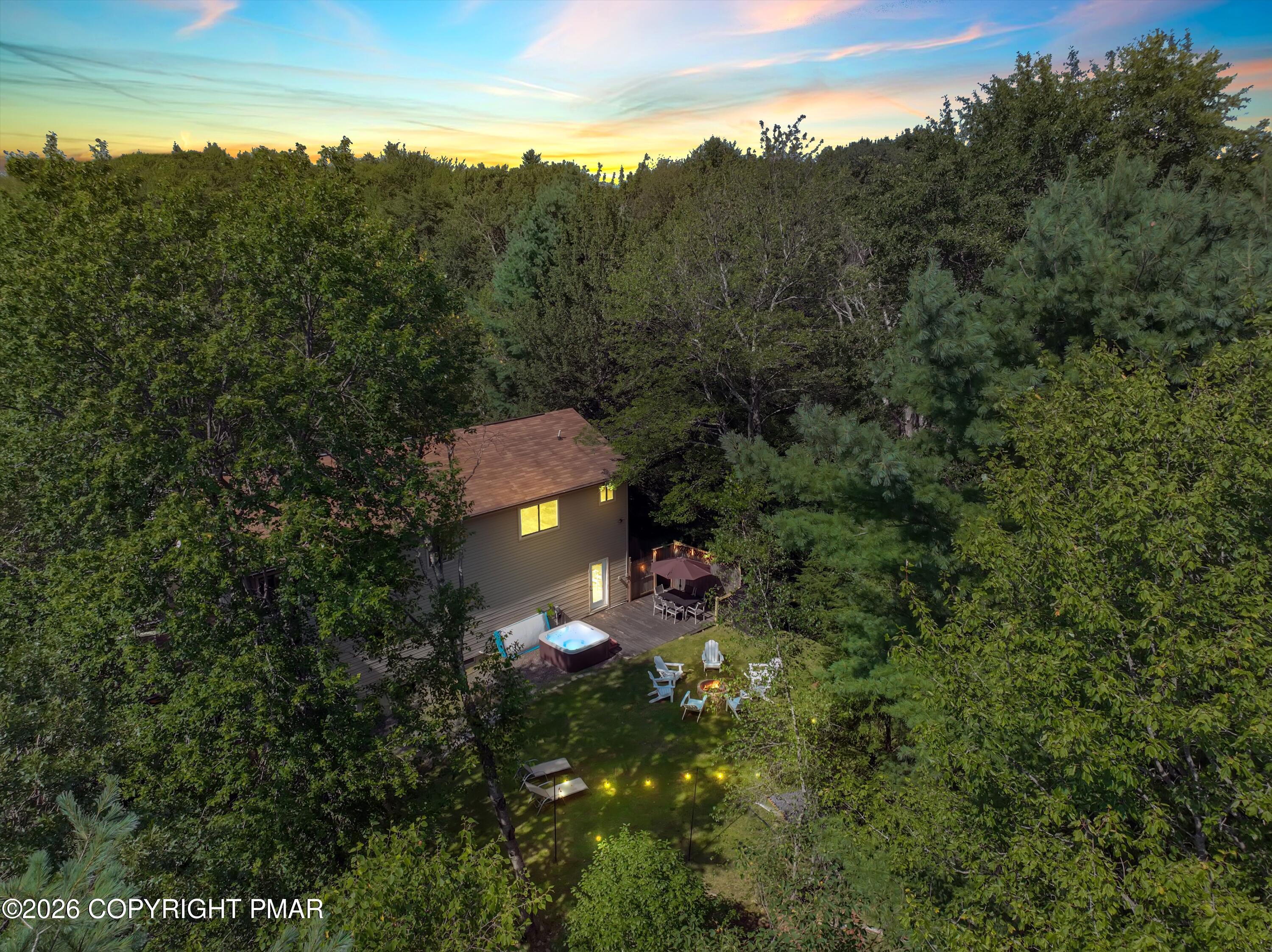 415 Minsi Trail W Property Photo 8