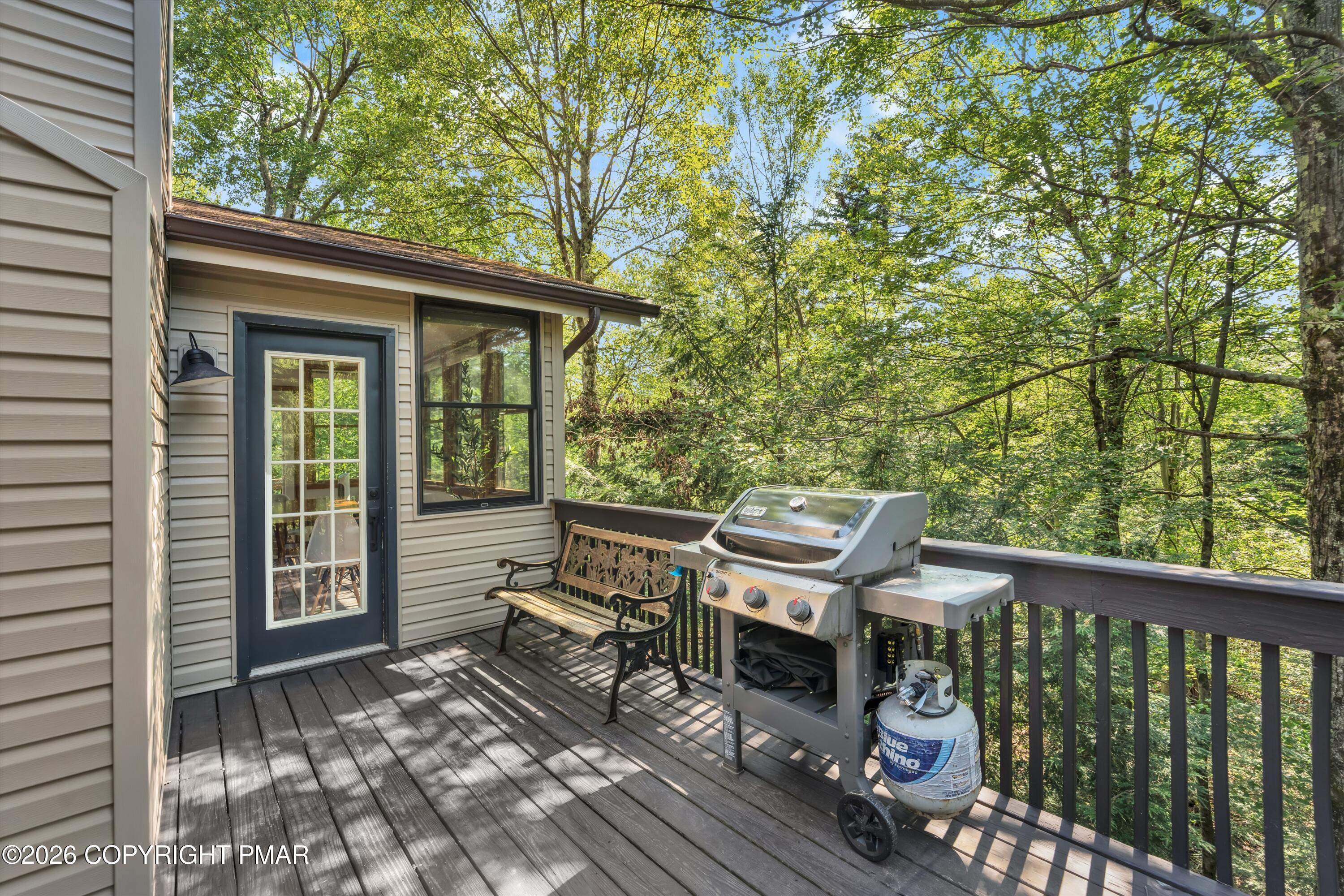 415 Minsi Trail W Property Photo 19