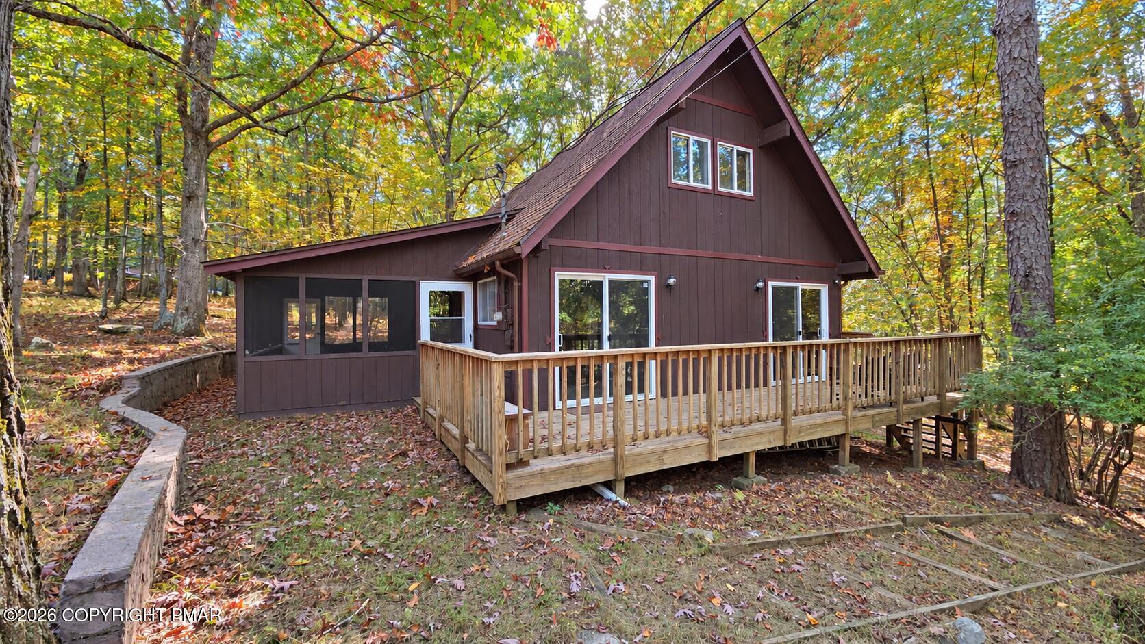 1095 Deer Run E Property Photo 2
