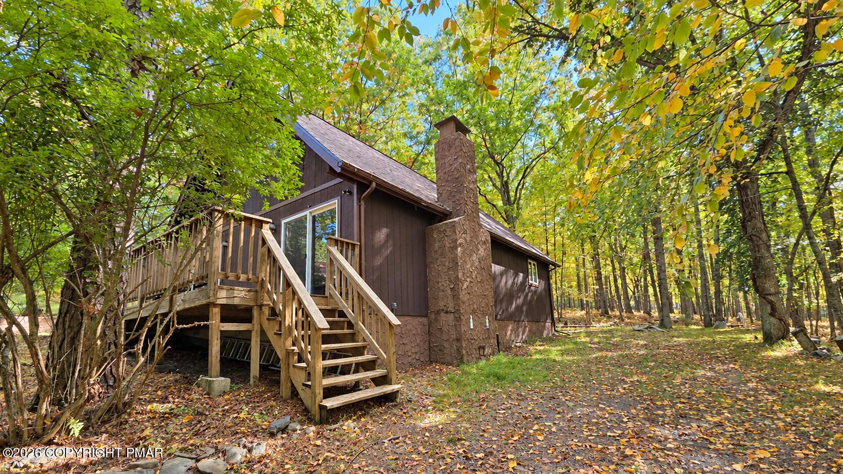 1095 Deer Run E Property Photo 4