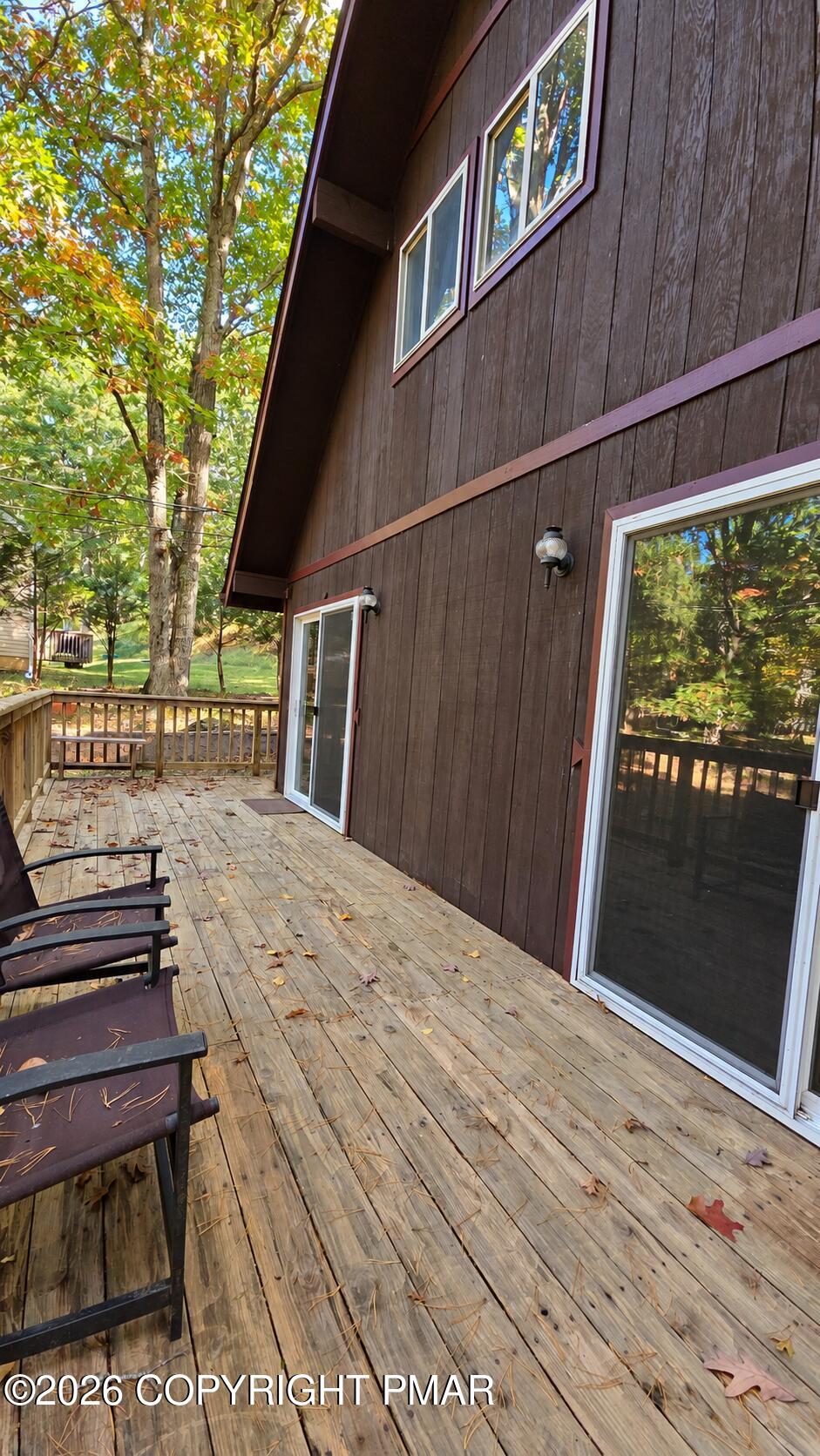 1095 Deer Run E Property Photo 5