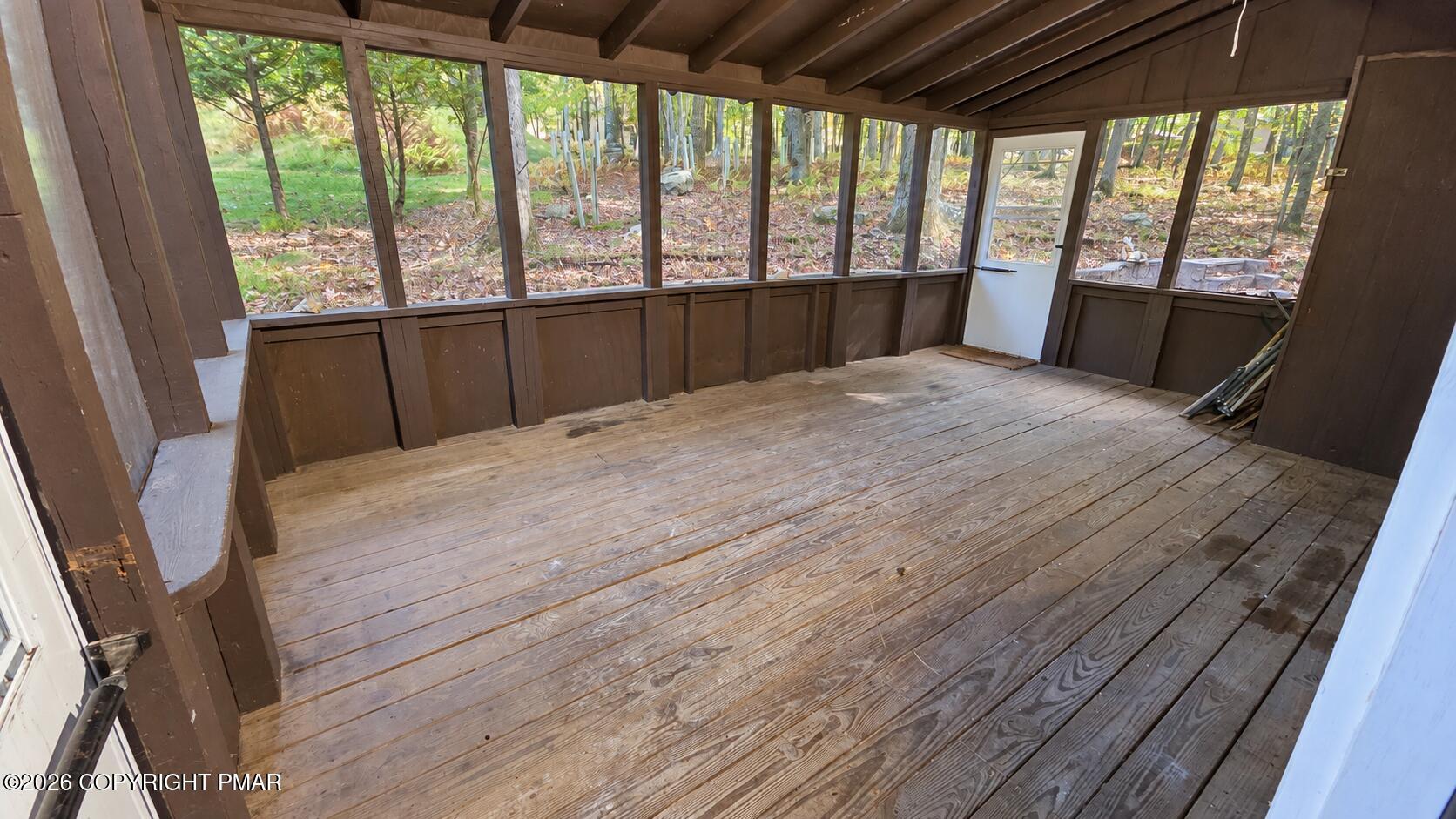 1095 Deer Run E Property Photo 16