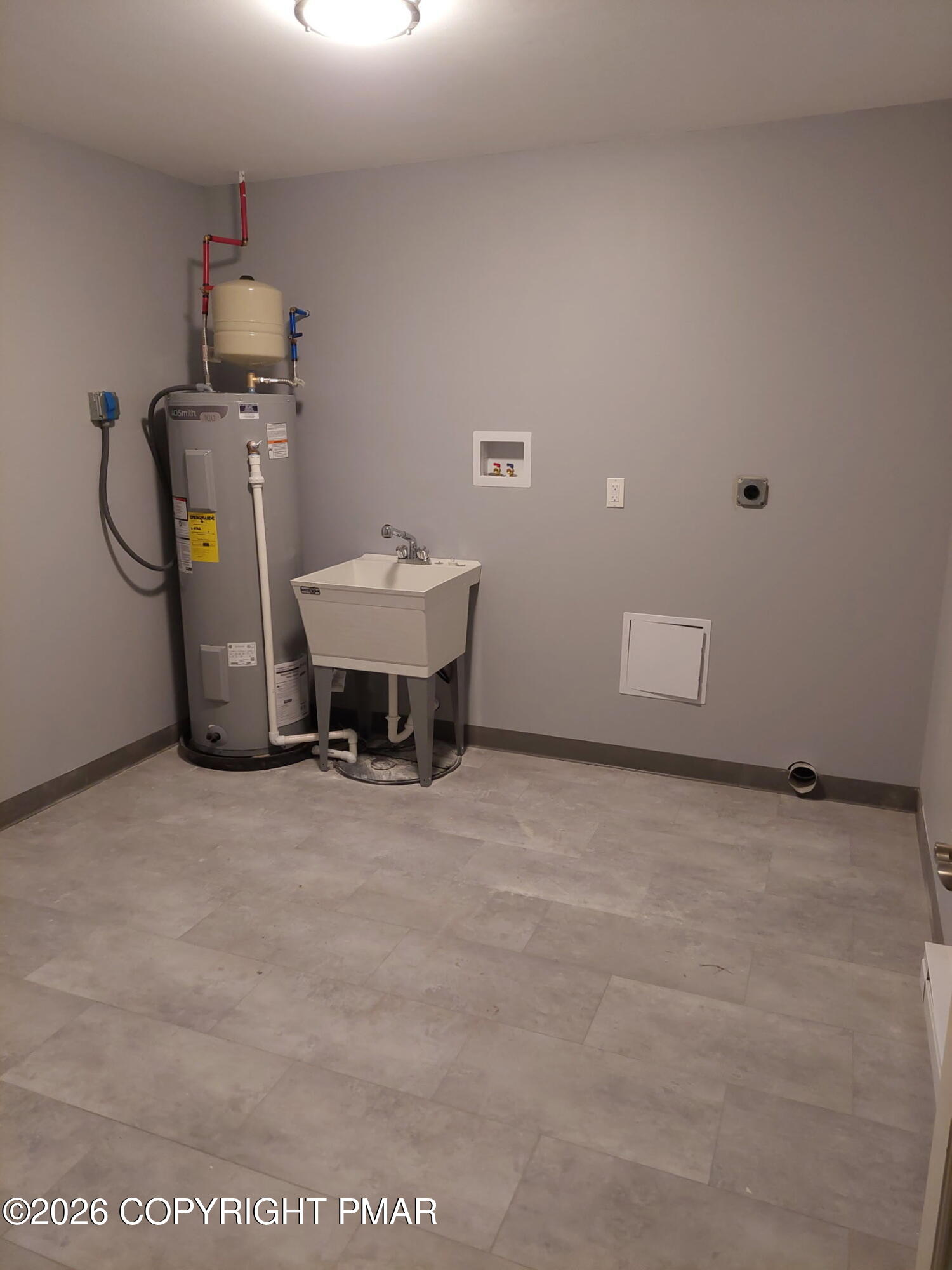 224 Kensington Drive Property Photo 22