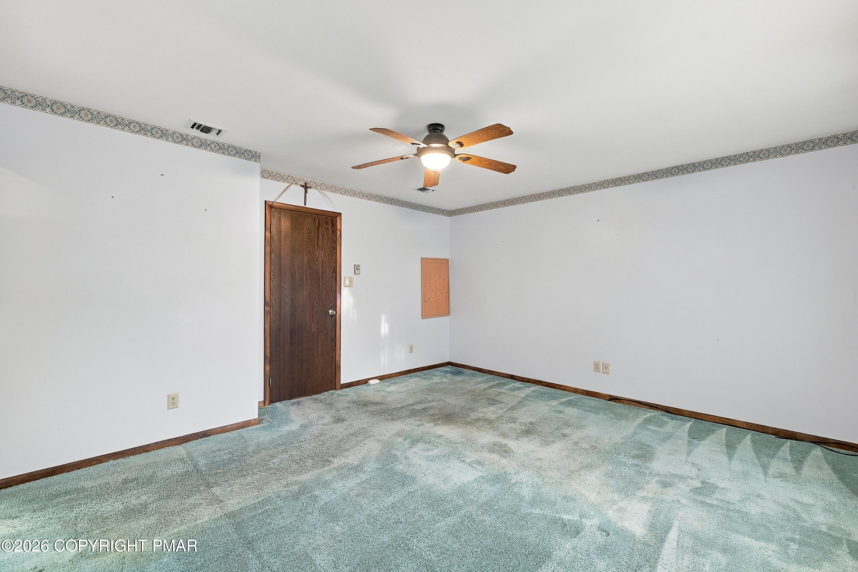 1916 Fawn Lane Property Photo 20
