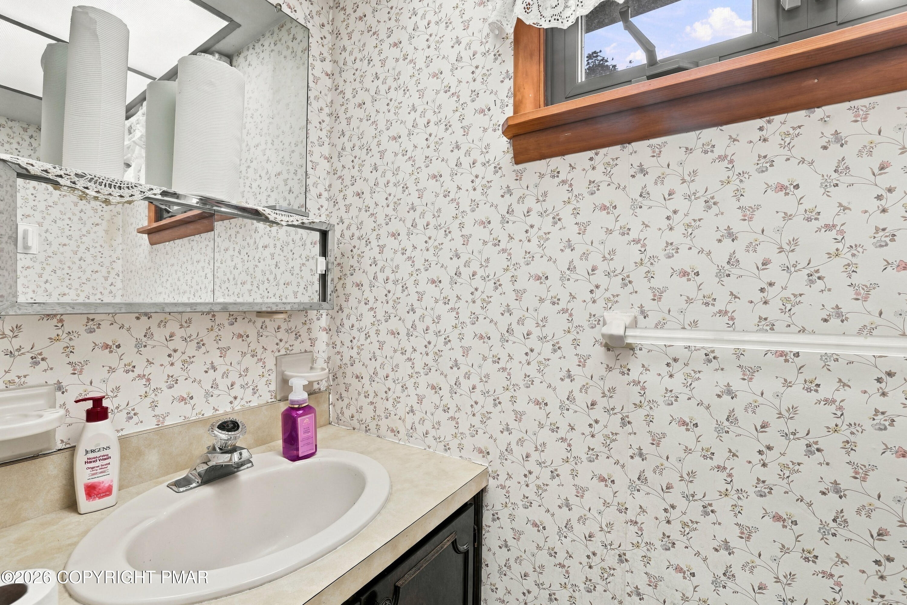 1916 Fawn Lane Property Photo 26