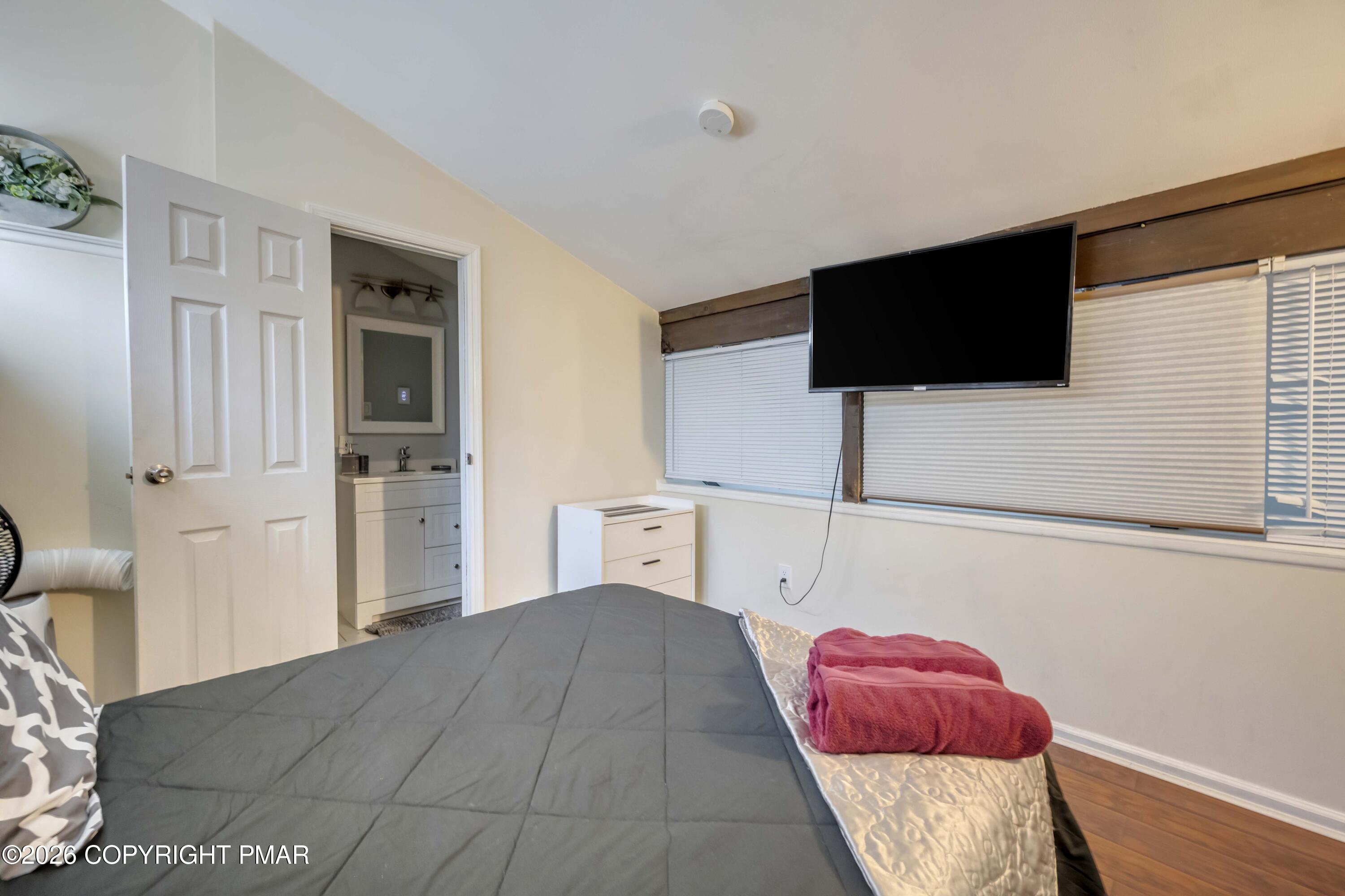 19 Middle Village Way Property Photo 5