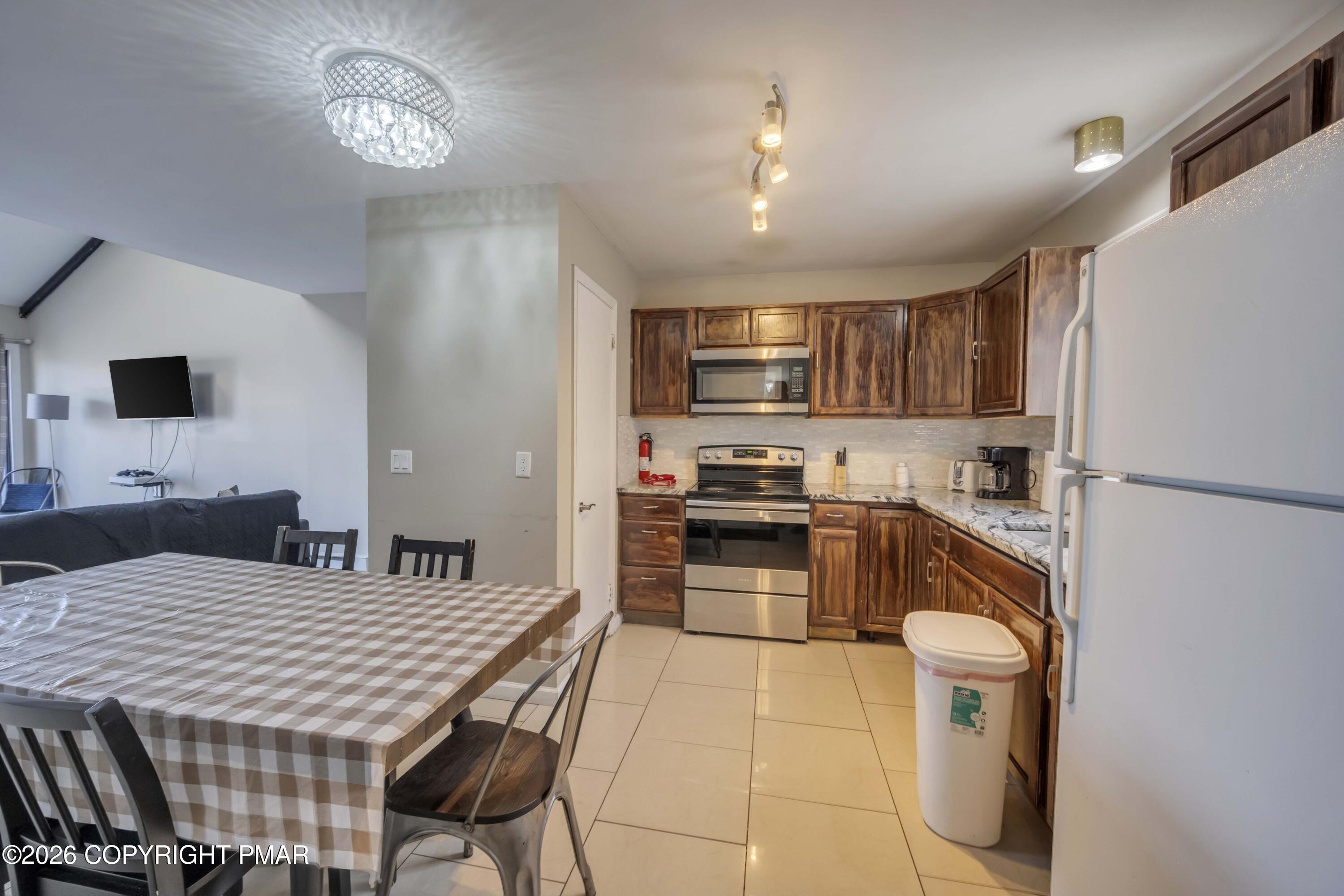 21 Middle Village Way Property Photo 3