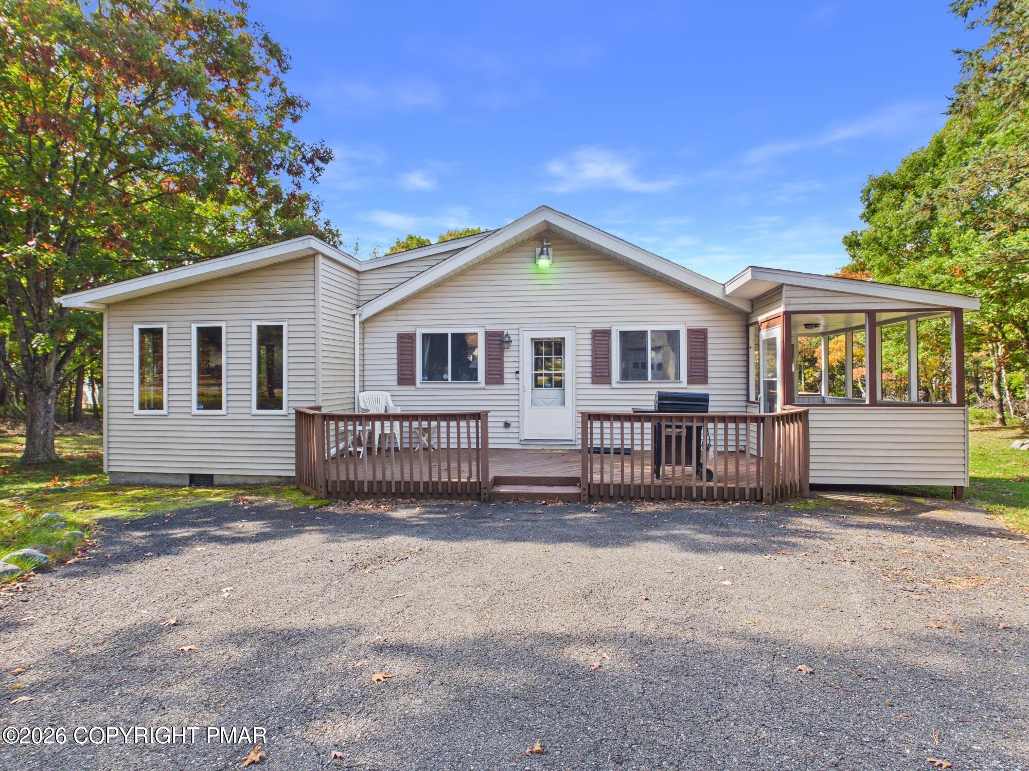 111 Sioux Drive Property Photo 1