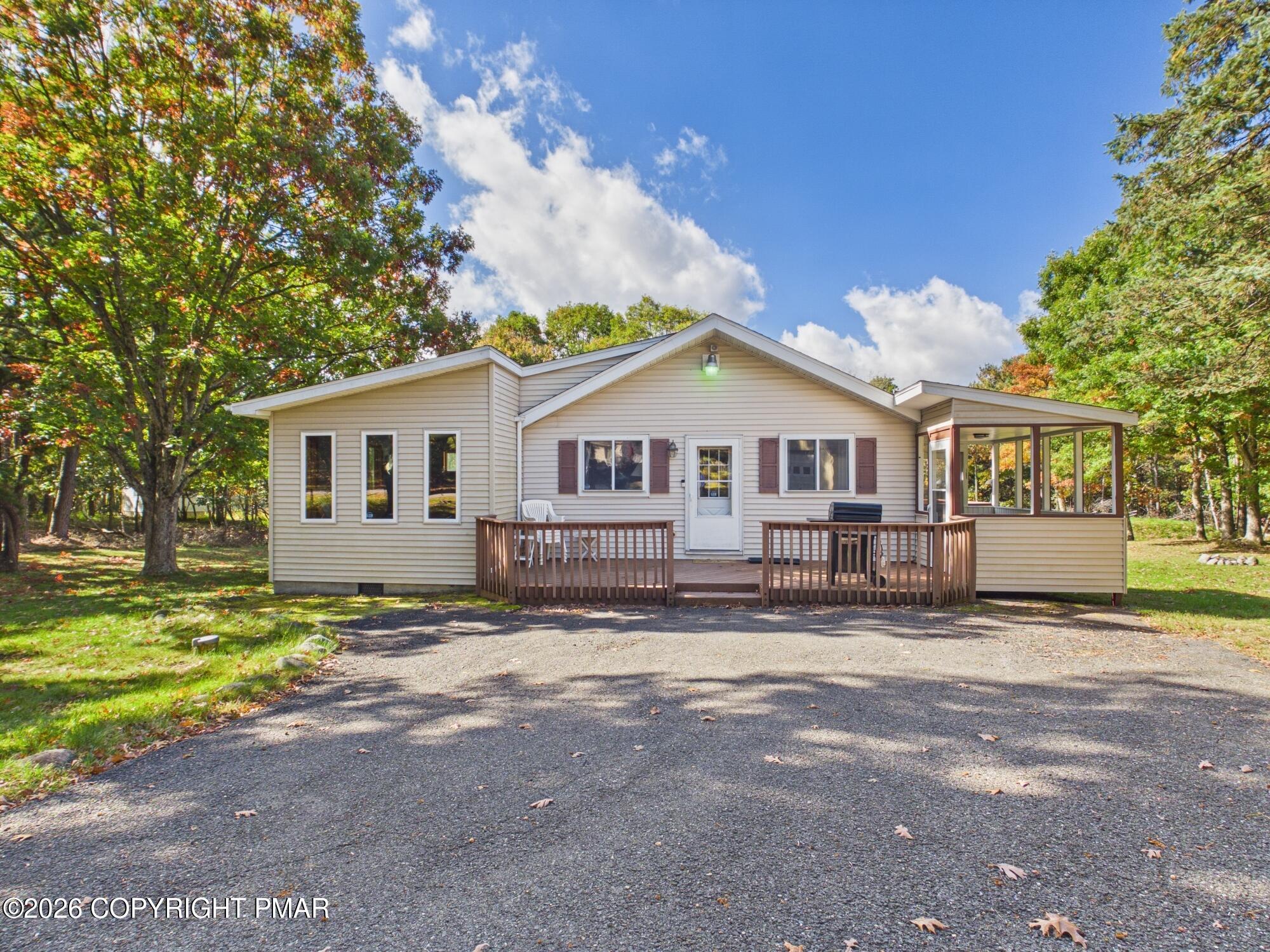 111 Sioux Drive Property Photo 2