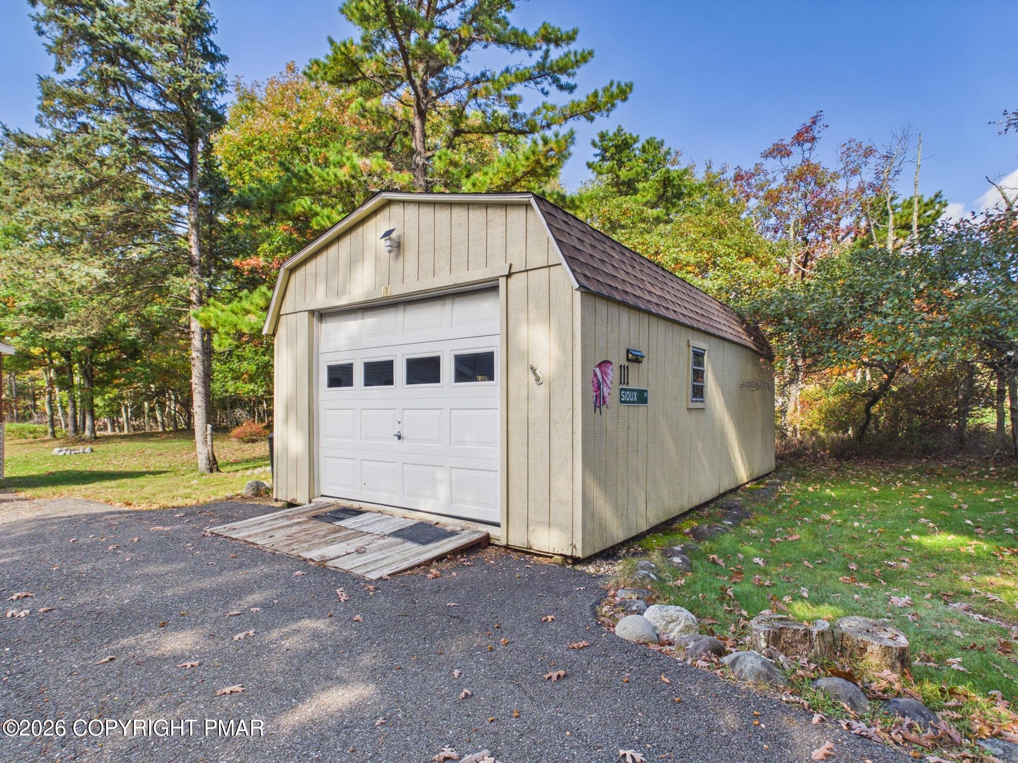 111 Sioux Drive Property Photo 32