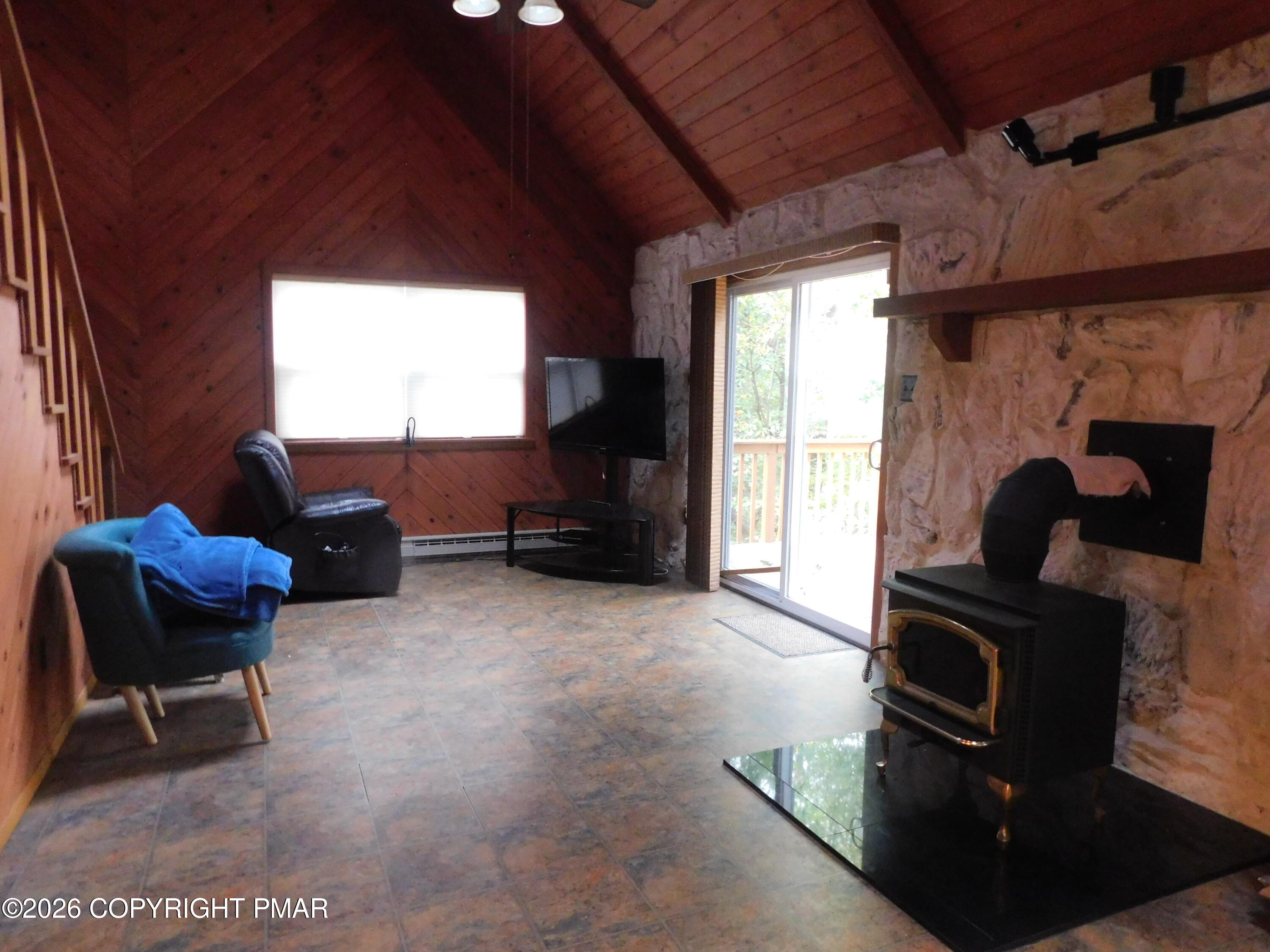 PM-145395 Property Photo 2