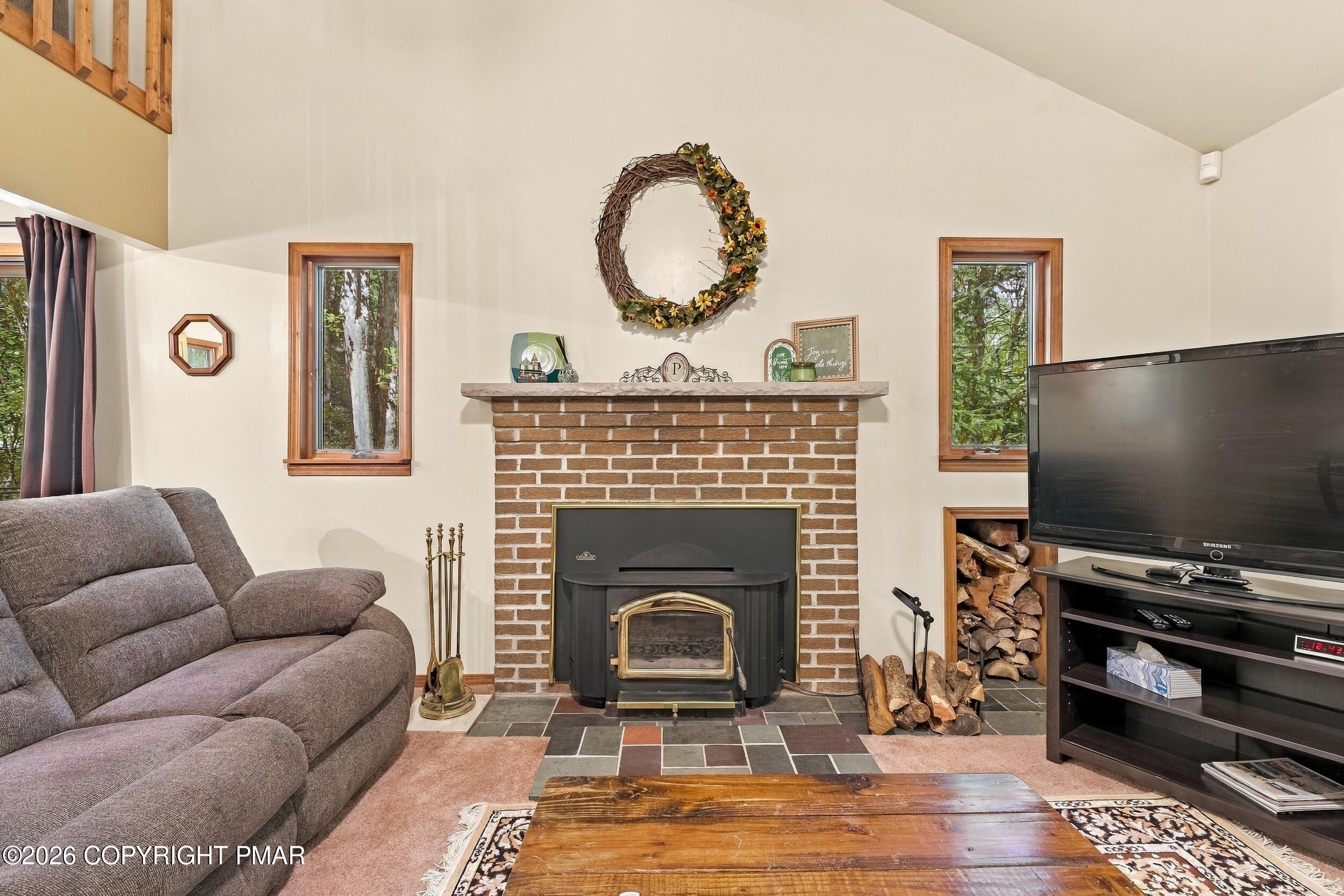 71 Hugo Drive Property Photo 6