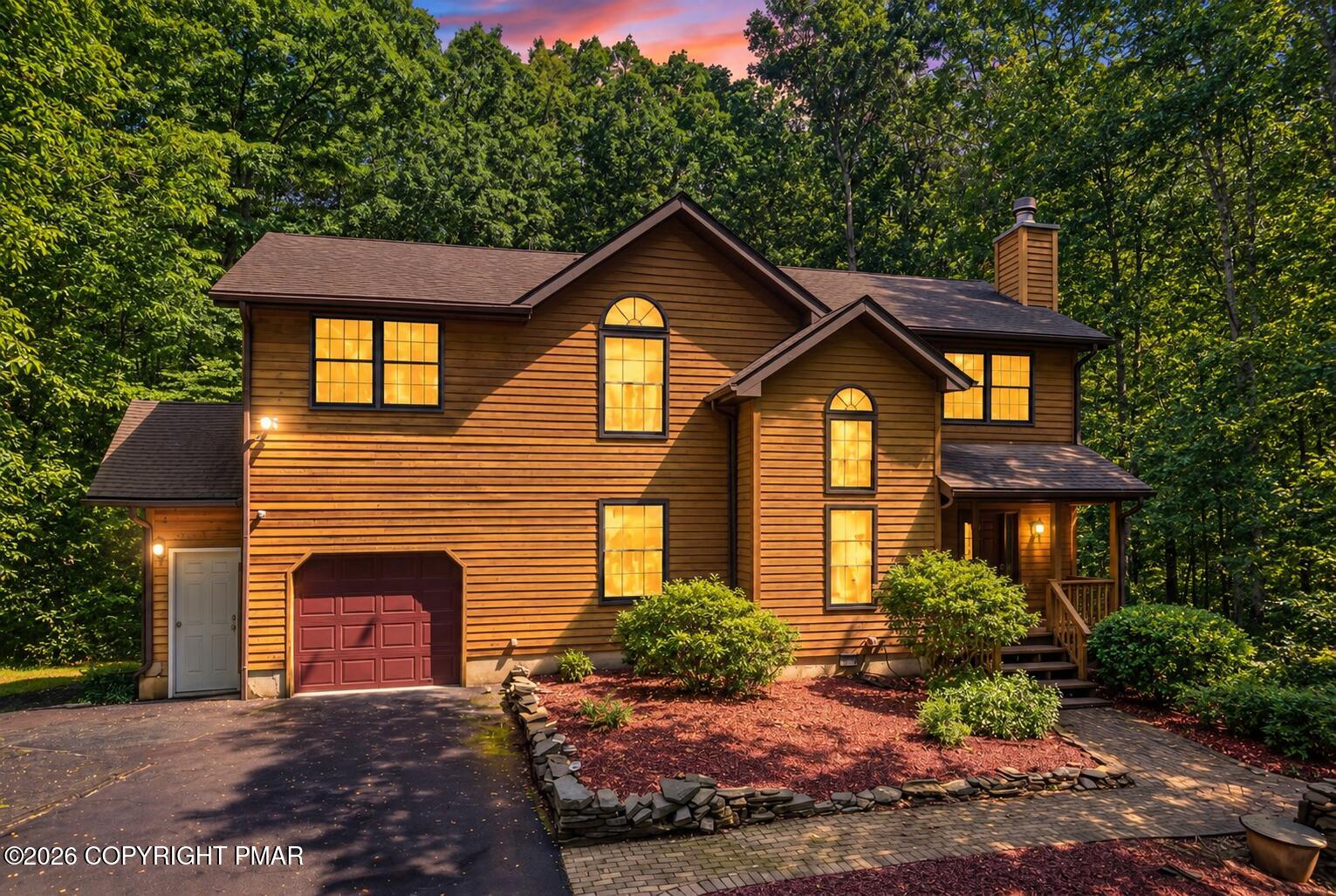 425 Underhill Drive Property Photo 1
