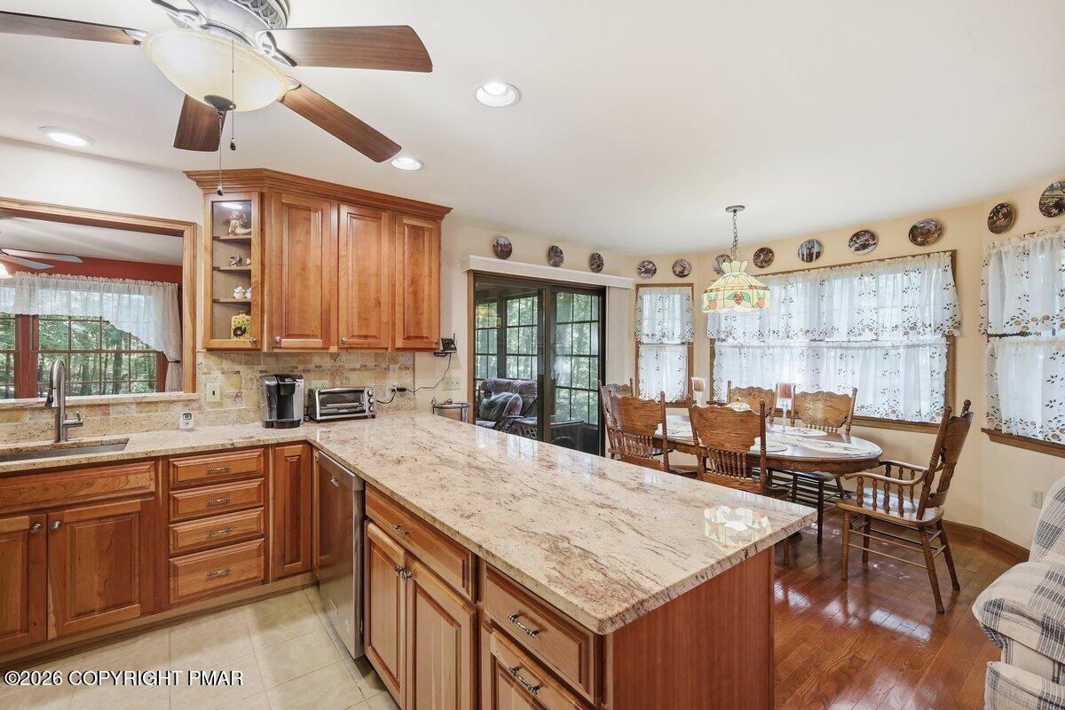 425 Underhill Drive Property Photo 9