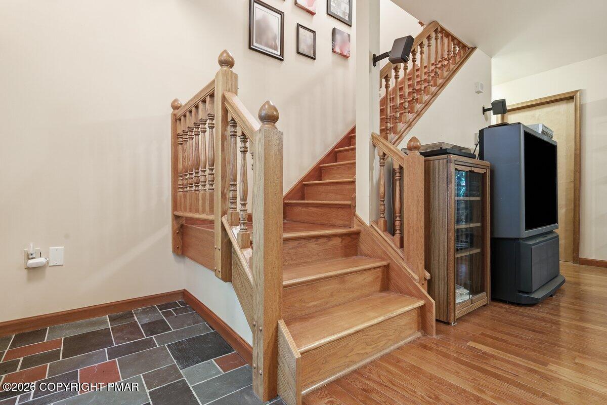 425 Underhill Drive Property Photo 11